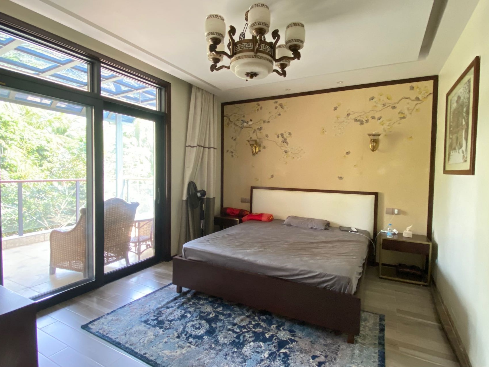 鸿洲江山 7室2厅4卫 2550.0万 鸿洲江山 7室2厅4卫 2550.0万客厅