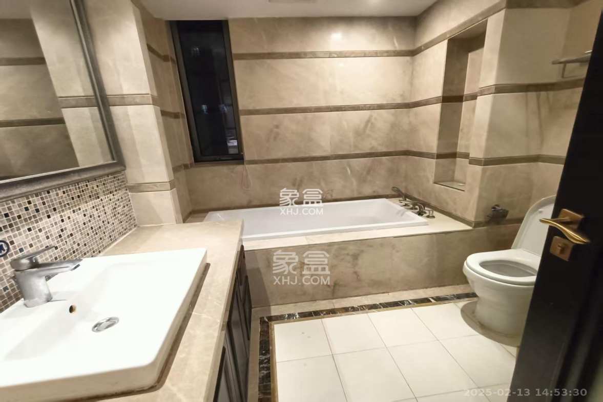 梅溪湖金茂府(金茂广场)(金茂览秀城) 4室2厅3卫 8000.0元/月 梅溪湖金茂府(金茂广场)(金茂览秀城) 4室2厅3卫 8000.0元/月室内图