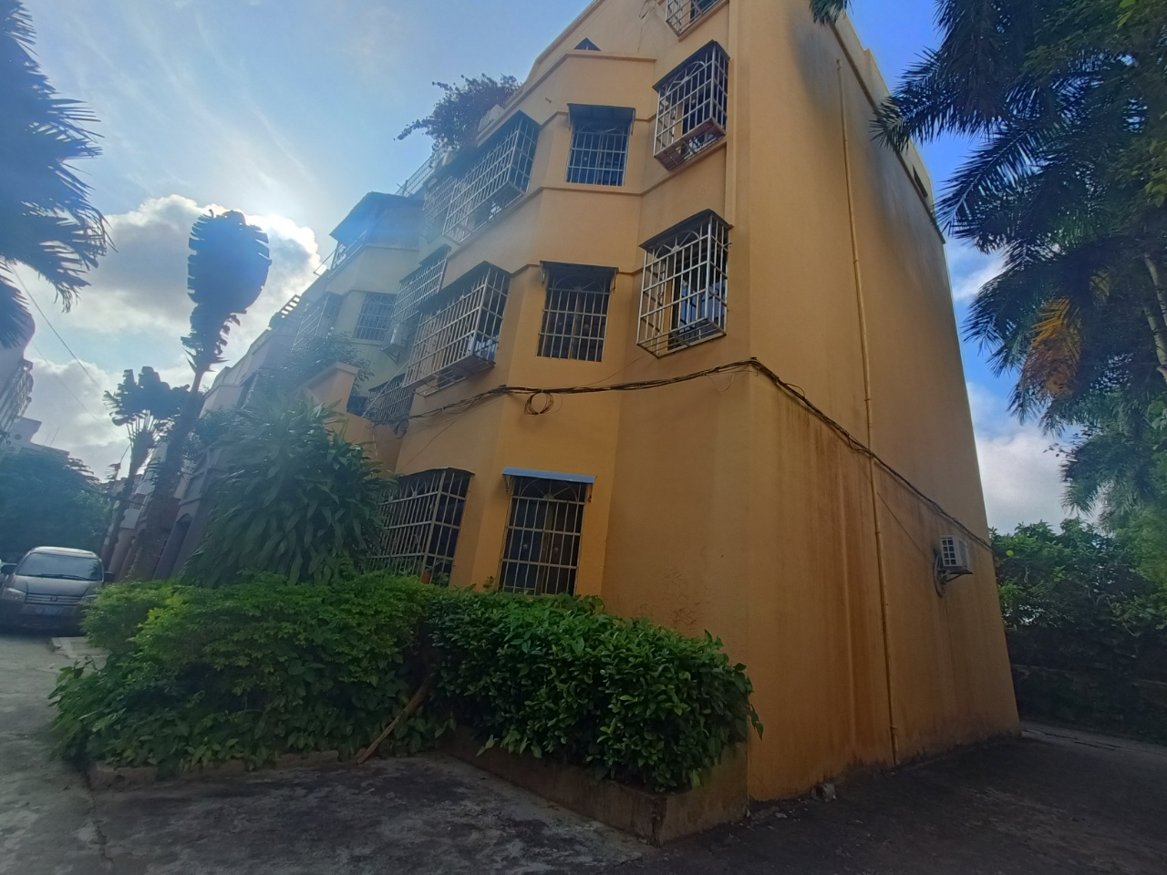 嘉安园别墅  13室2厅5卫    10000.0元/月 嘉安园别墅  13室2厅5卫    10000.0元/月室内图