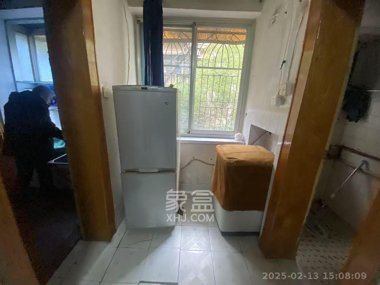 汽制宿舍 2室1厅1卫 1500.0元/月 汽制宿舍 2室1厅1卫 1500.0元/月室内图