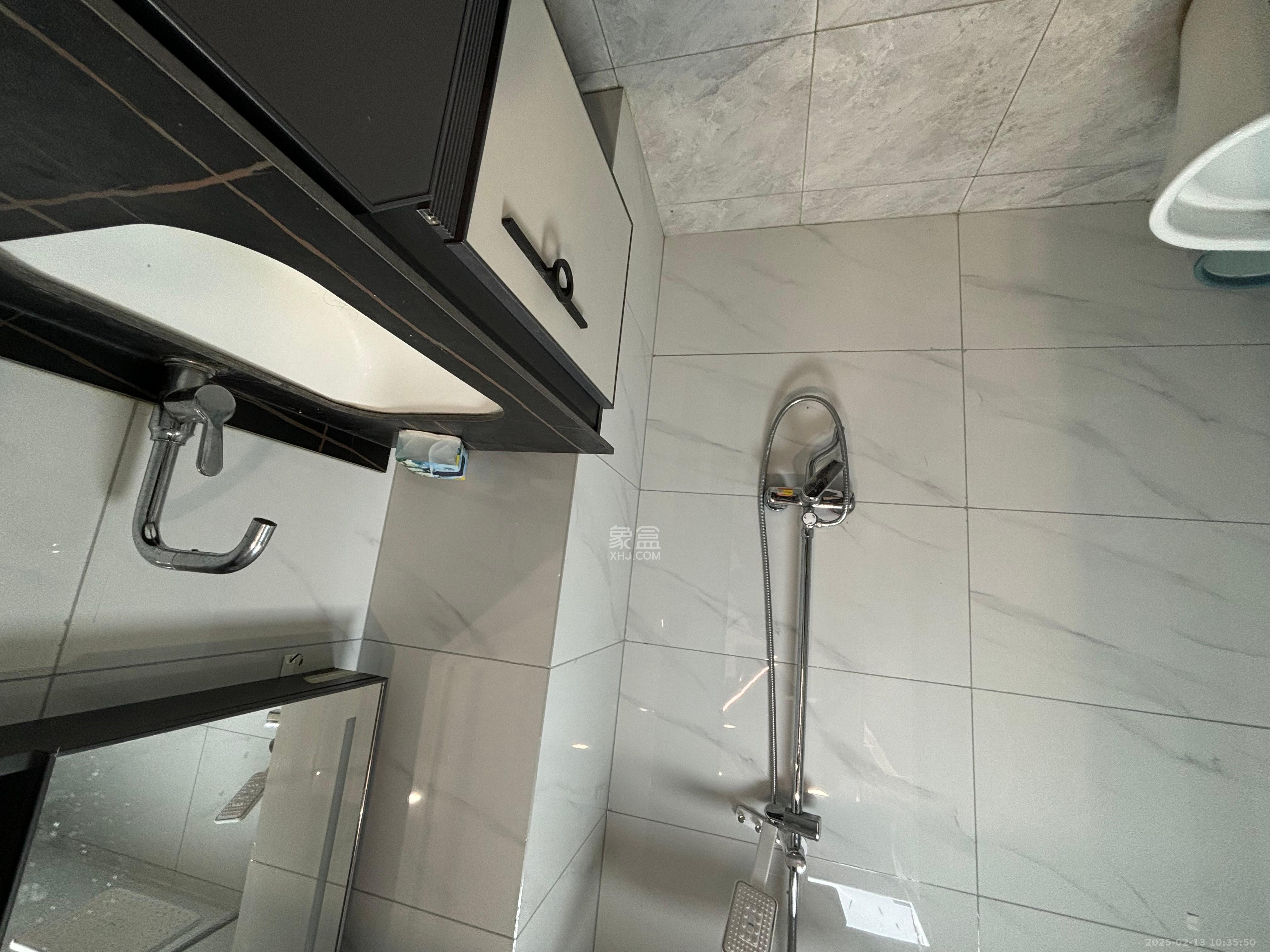 力高凤凰新天 2室1厅1卫 2800.0元/月 力高凤凰新天 2室1厅1卫 2800.0元/月室内图