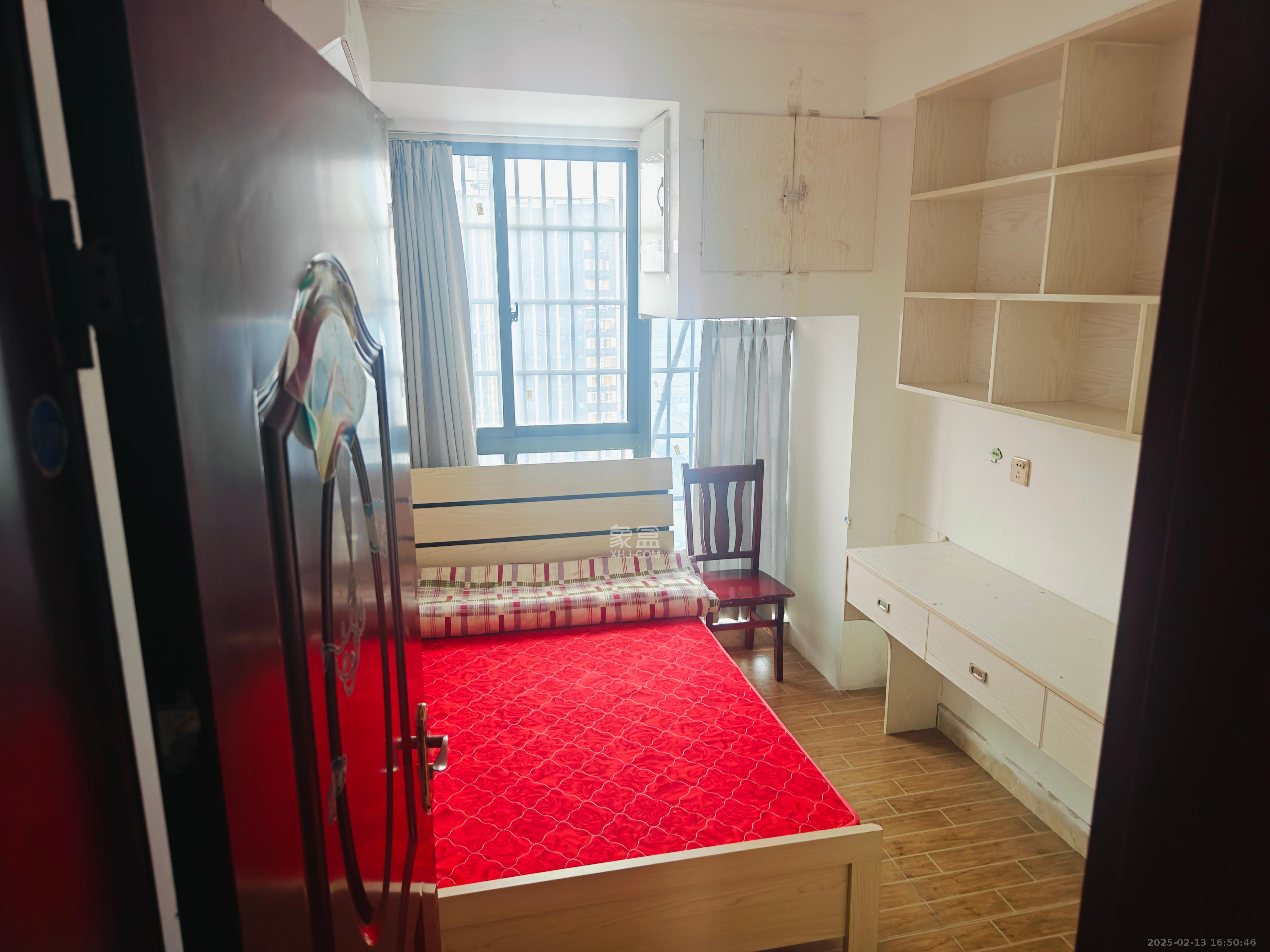 华侨假日中心(晟华苑) 4室2厅2卫 3200.0元/月 华侨假日中心(晟华苑) 4室2厅2卫 3200.0元/月室内图