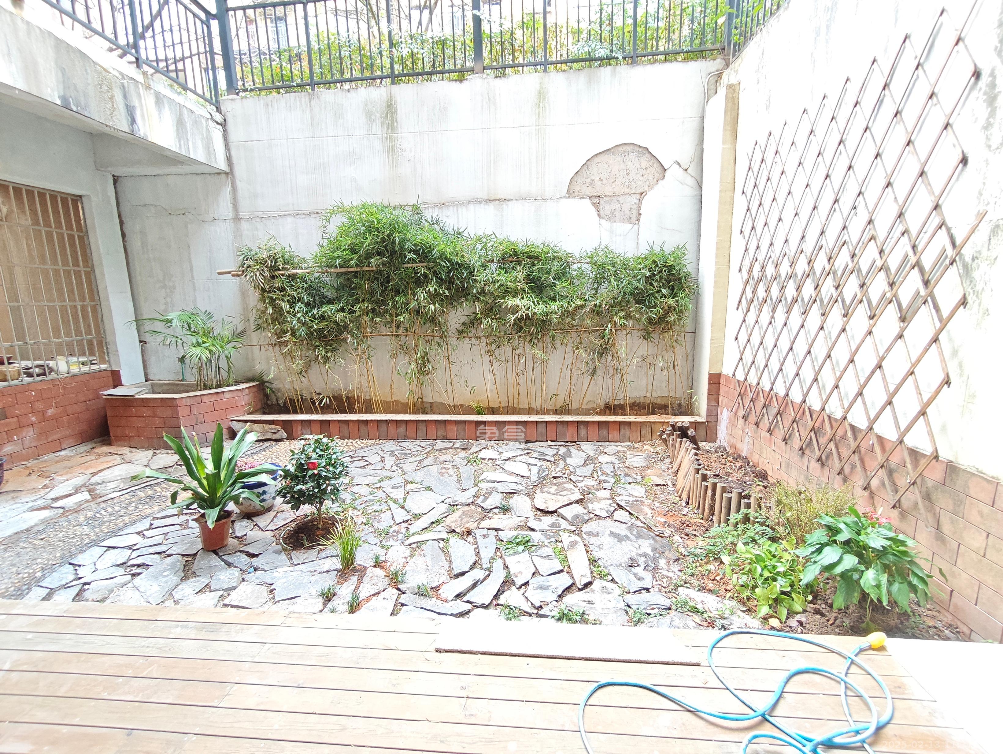 澳海澜庭  4室2厅2卫    3200.0元/月 澳海澜庭  4室2厅2卫    3200.0元/月室内图