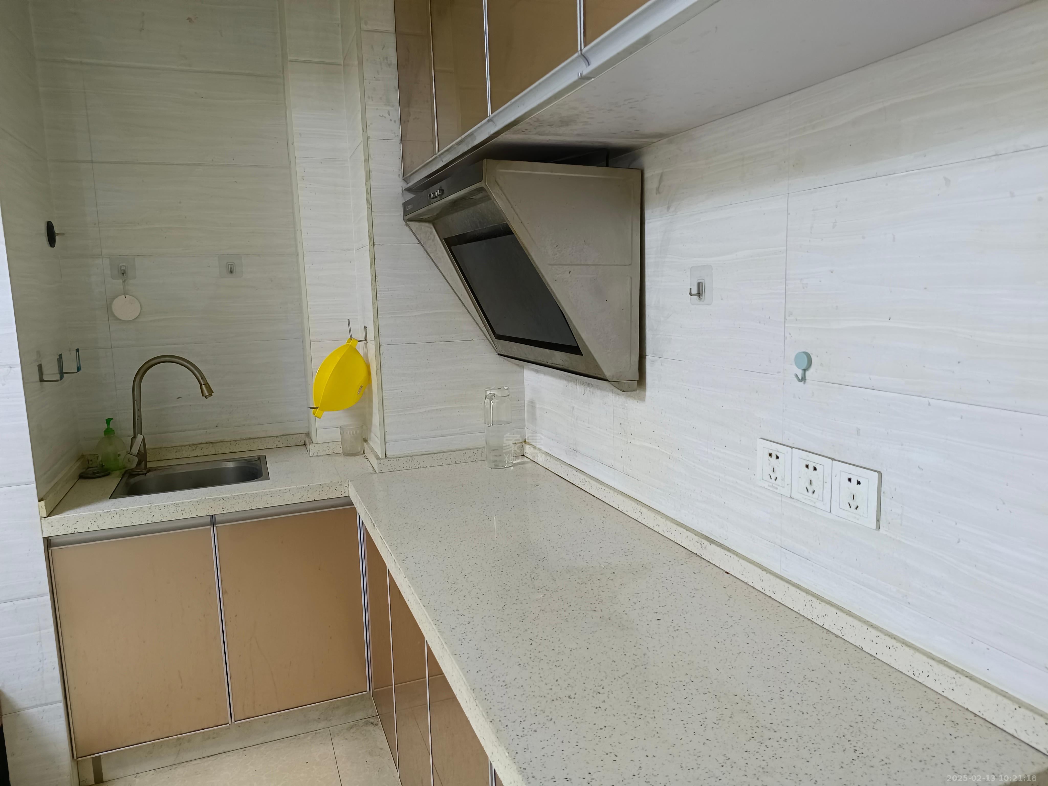 美的城三期 1室1厅1卫 1100.0元/月 美的城三期 1室1厅1卫 1100.0元/月室内图