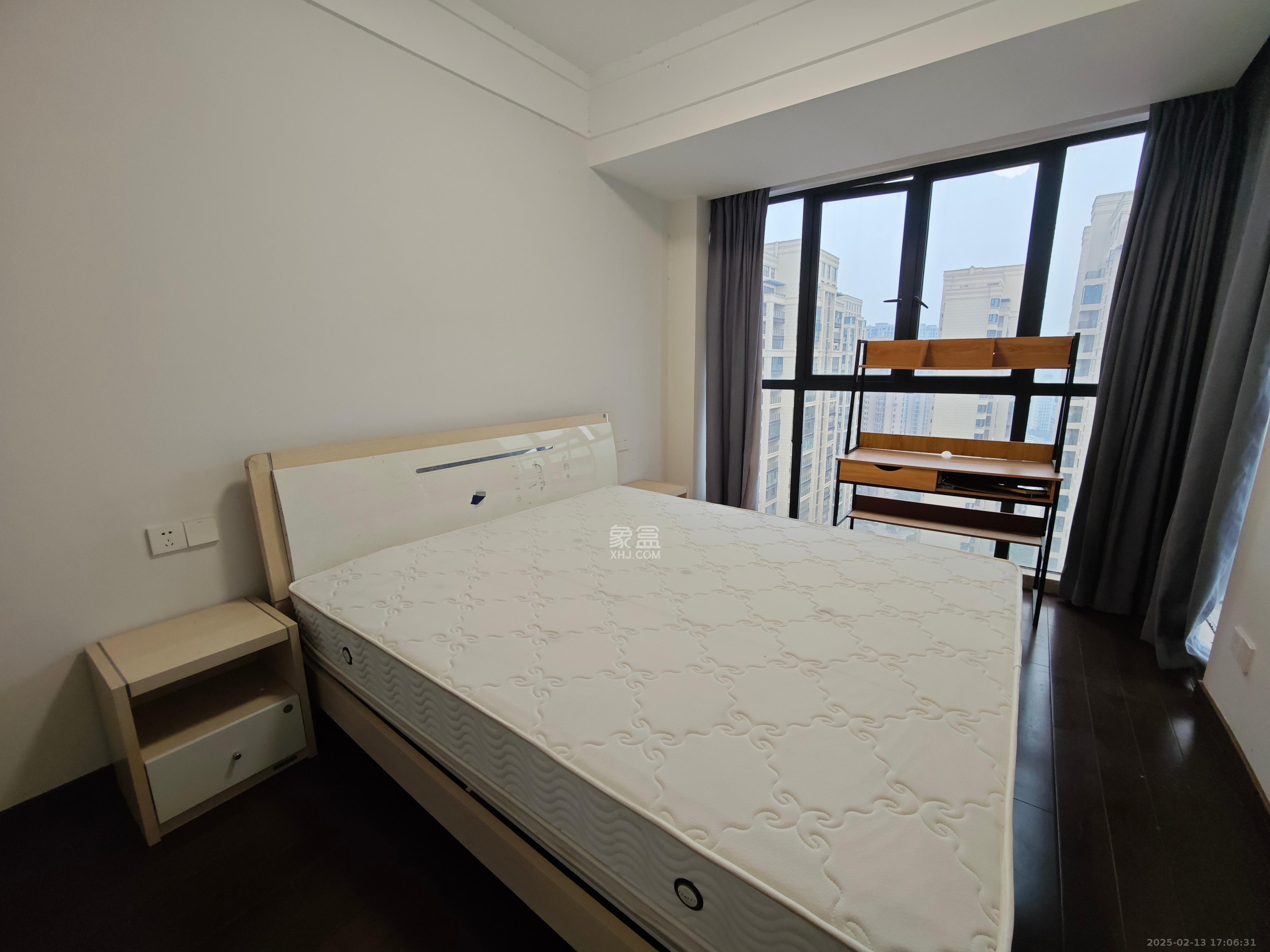 慢步江湾  3室2厅2卫    2800.0元/月室内图