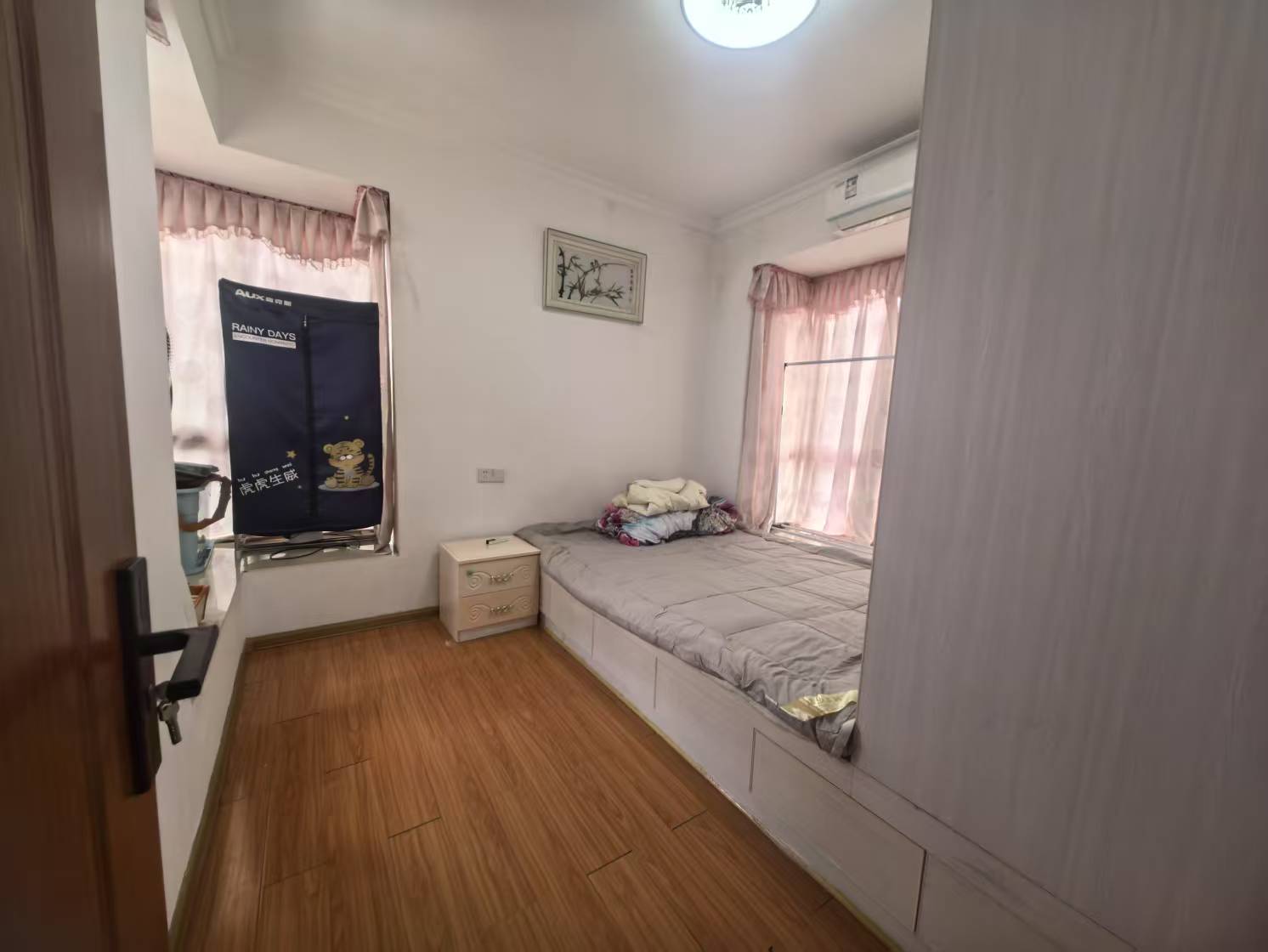 康城上品 3室2厅2卫 1800.0元/月 康城上品 3室2厅2卫 1800.0元/月室内图