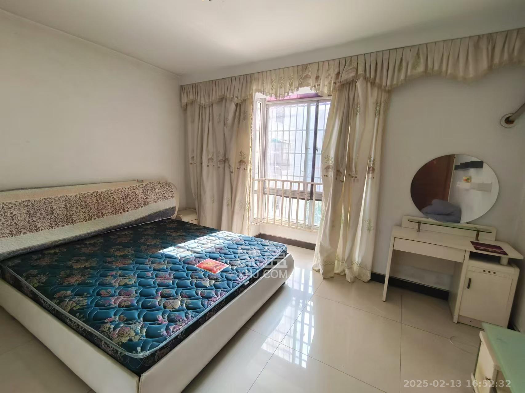 湘许嘉园 3室2厅2卫 2500.0元/月 湘许嘉园 3室2厅2卫 2500.0元/月室内图