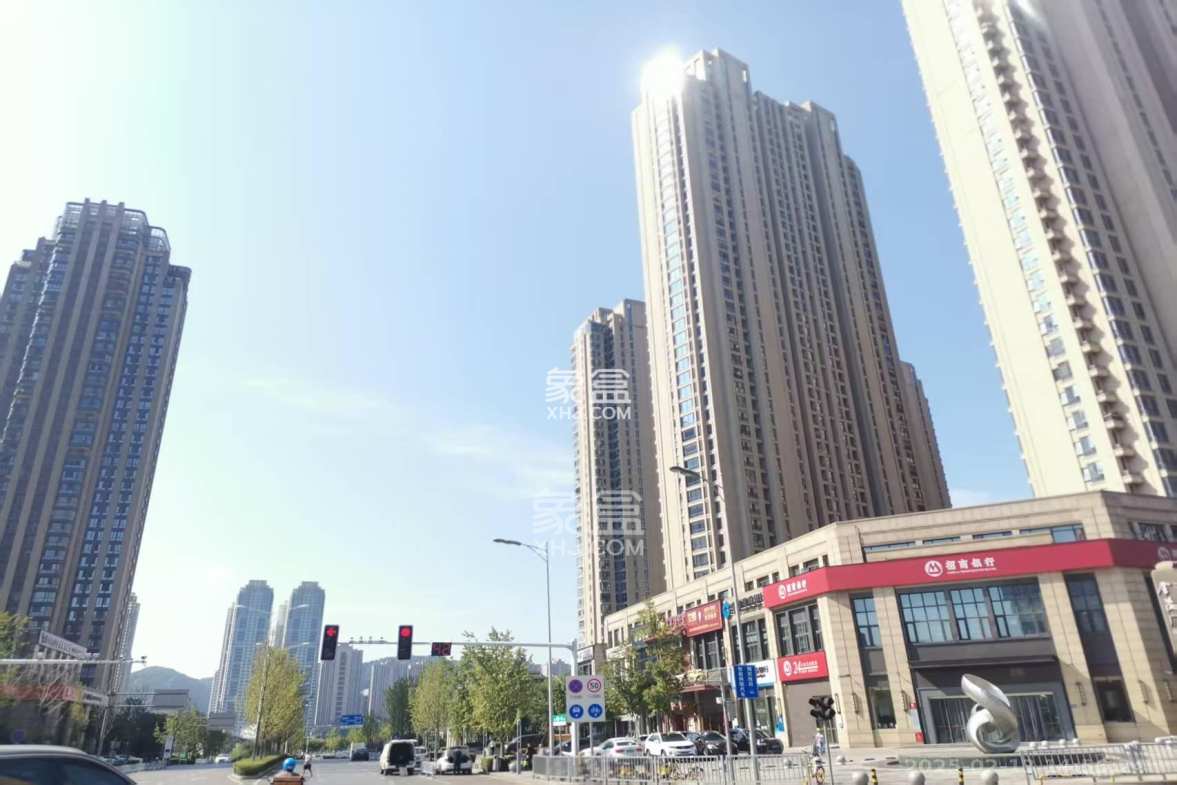 梅溪湖金茂府(金茂广场)(金茂览秀城) 4室2厅3卫 8000.0元/月 梅溪湖金茂府(金茂广场)(金茂览秀城) 4室2厅3卫 8000.0元/月室内图