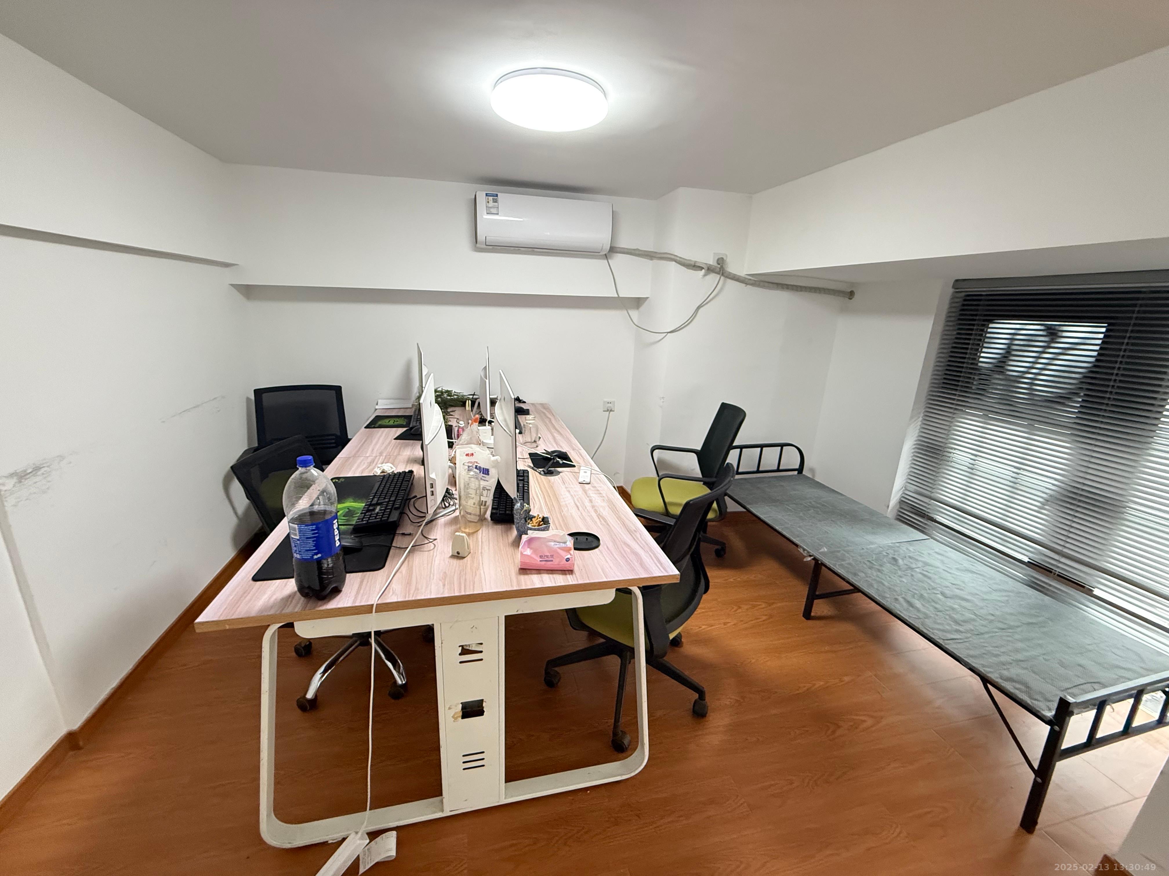 金茂建发泊悦  3室2厅1卫   2400.00元/月室内图
