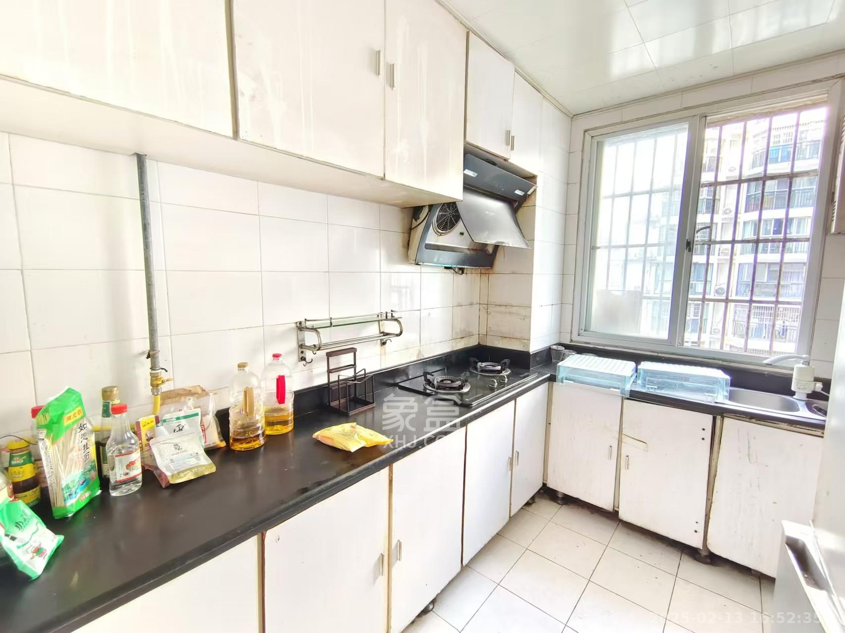 湘许嘉园 3室2厅2卫 2500.0元/月 湘许嘉园 3室2厅2卫 2500.0元/月室内图