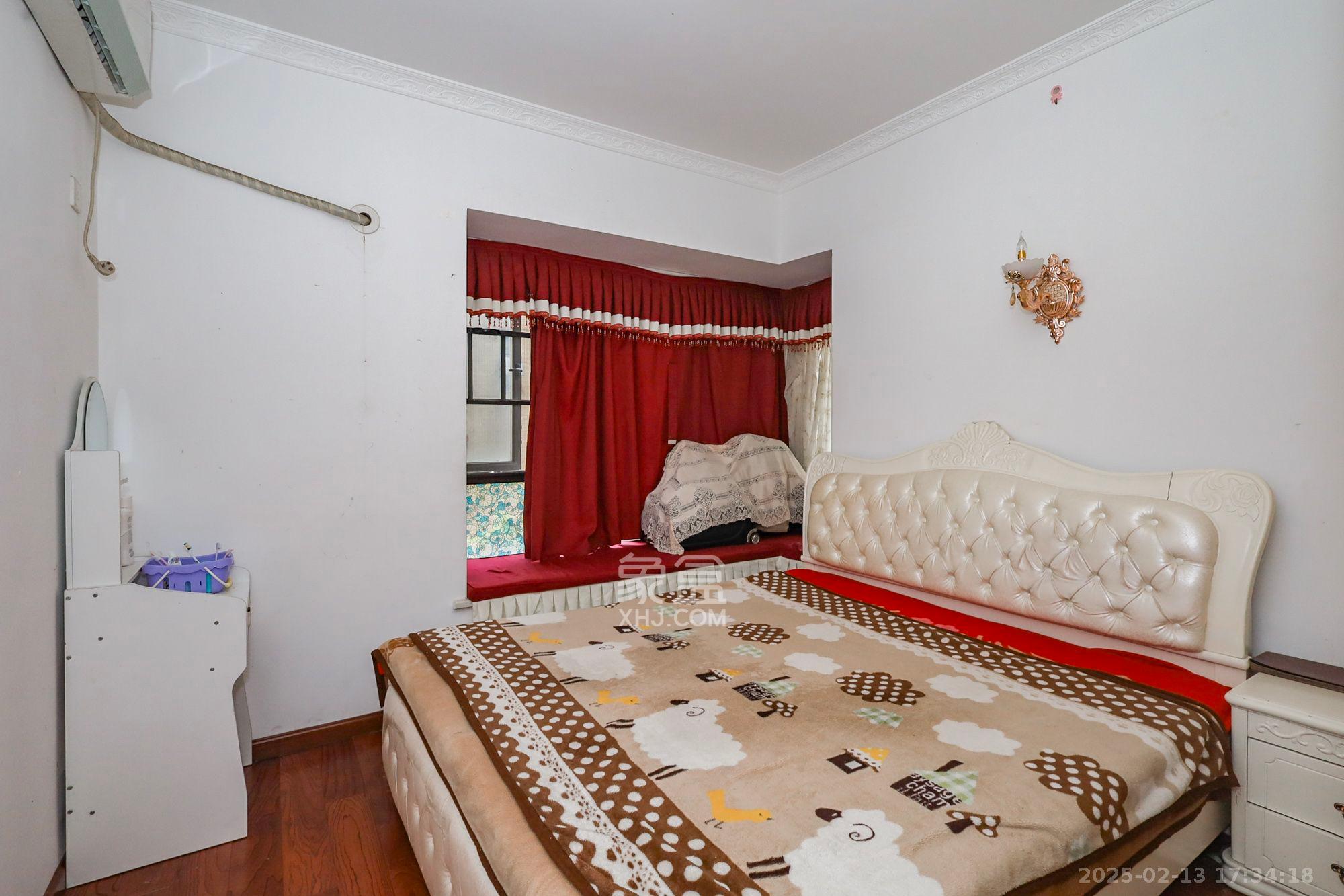 钰龙天下二期(钰龙佳园)  2室2厅1卫    2300.0元/月 钰龙天下二期(钰龙佳园)  2室2厅1卫    2300.0元/月室内图