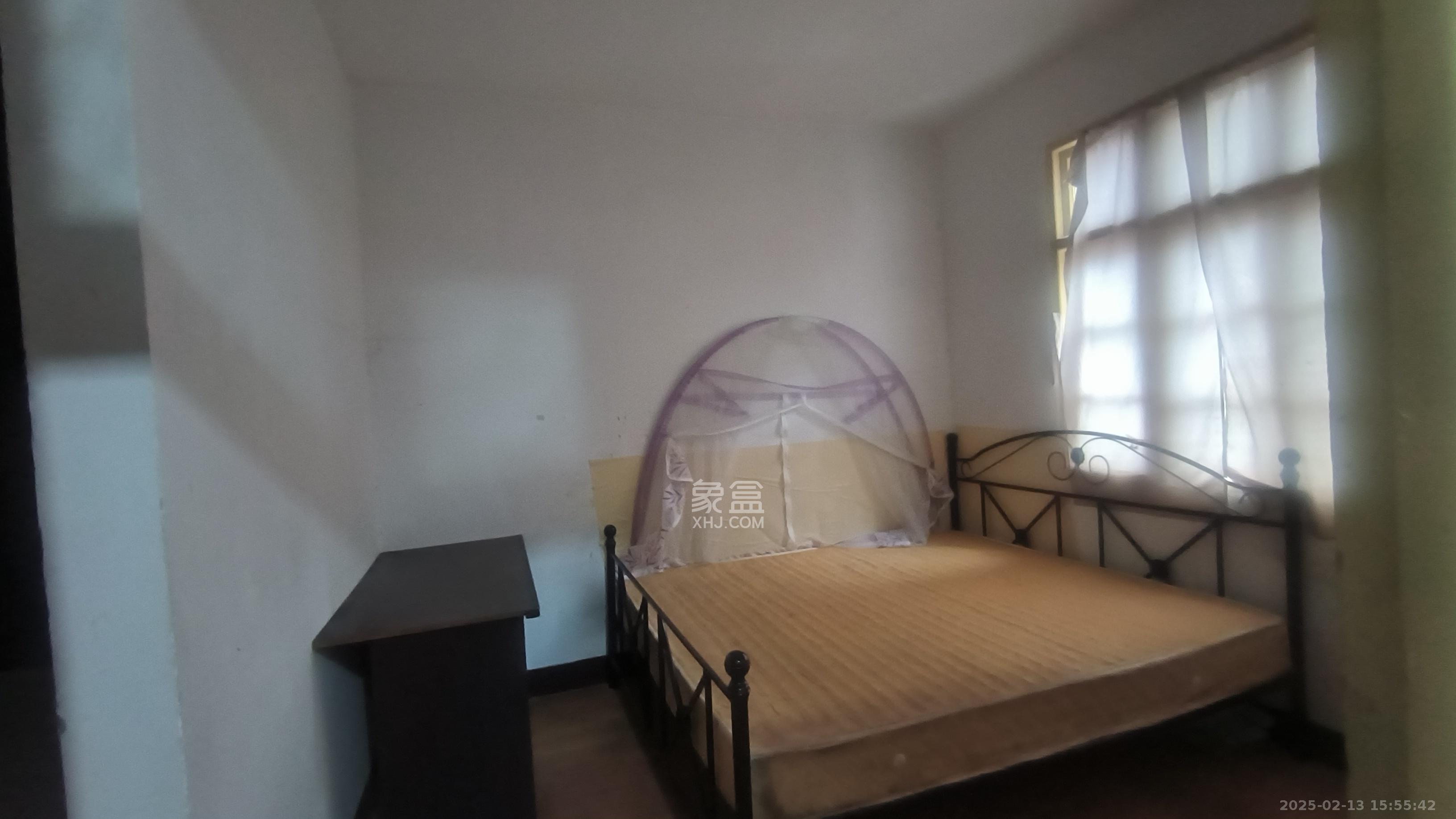 化油器厂宿舍 1室1厅1卫 1100.0元/月 化油器厂宿舍 1室1厅1卫 1100.0元/月室内图