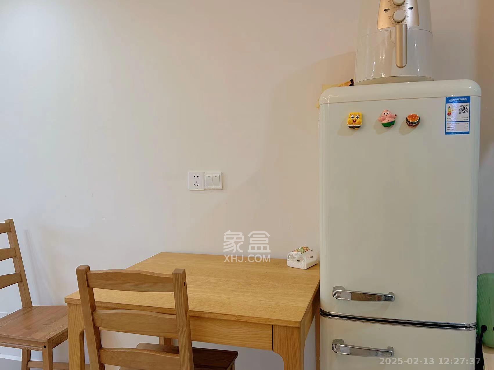 卓越江岸  2室0厅0卫    3500.0元/月 卓越江岸  2室0厅0卫    3500.0元/月室内图