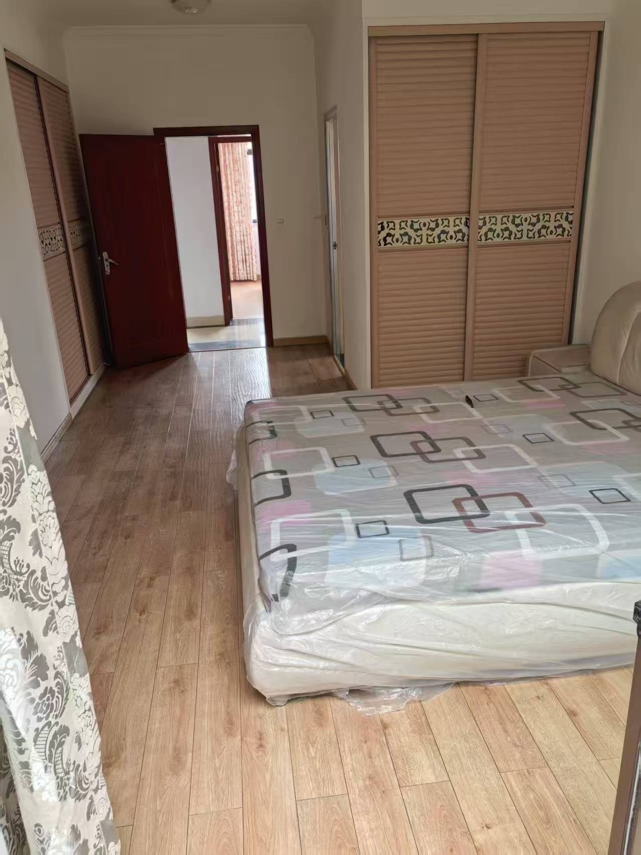 伴山公馆  4室2厅2卫    1500.0元/月 伴山公馆  4室2厅2卫    1500.0元/月室内图