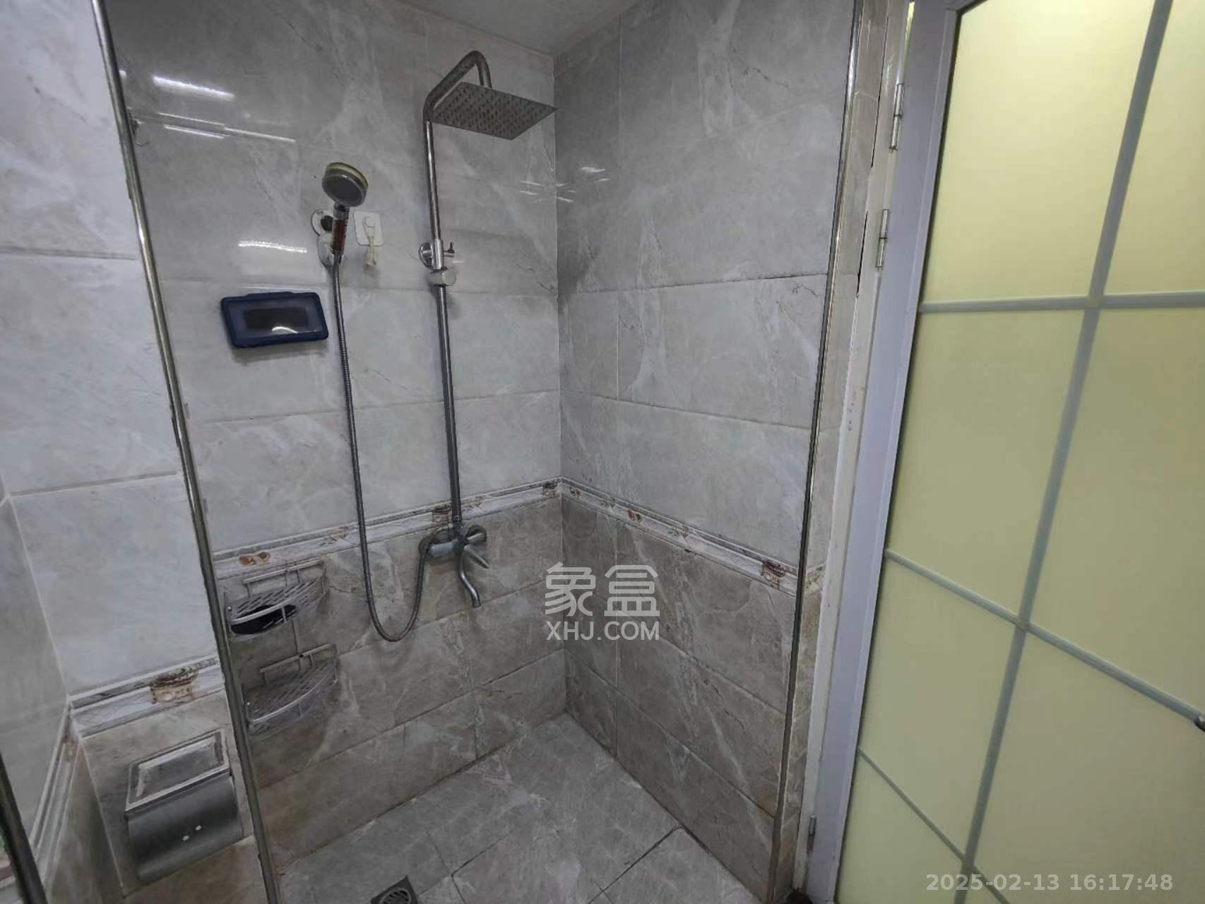 达美D6区  1室1厅1卫   1400.00元/月室内图