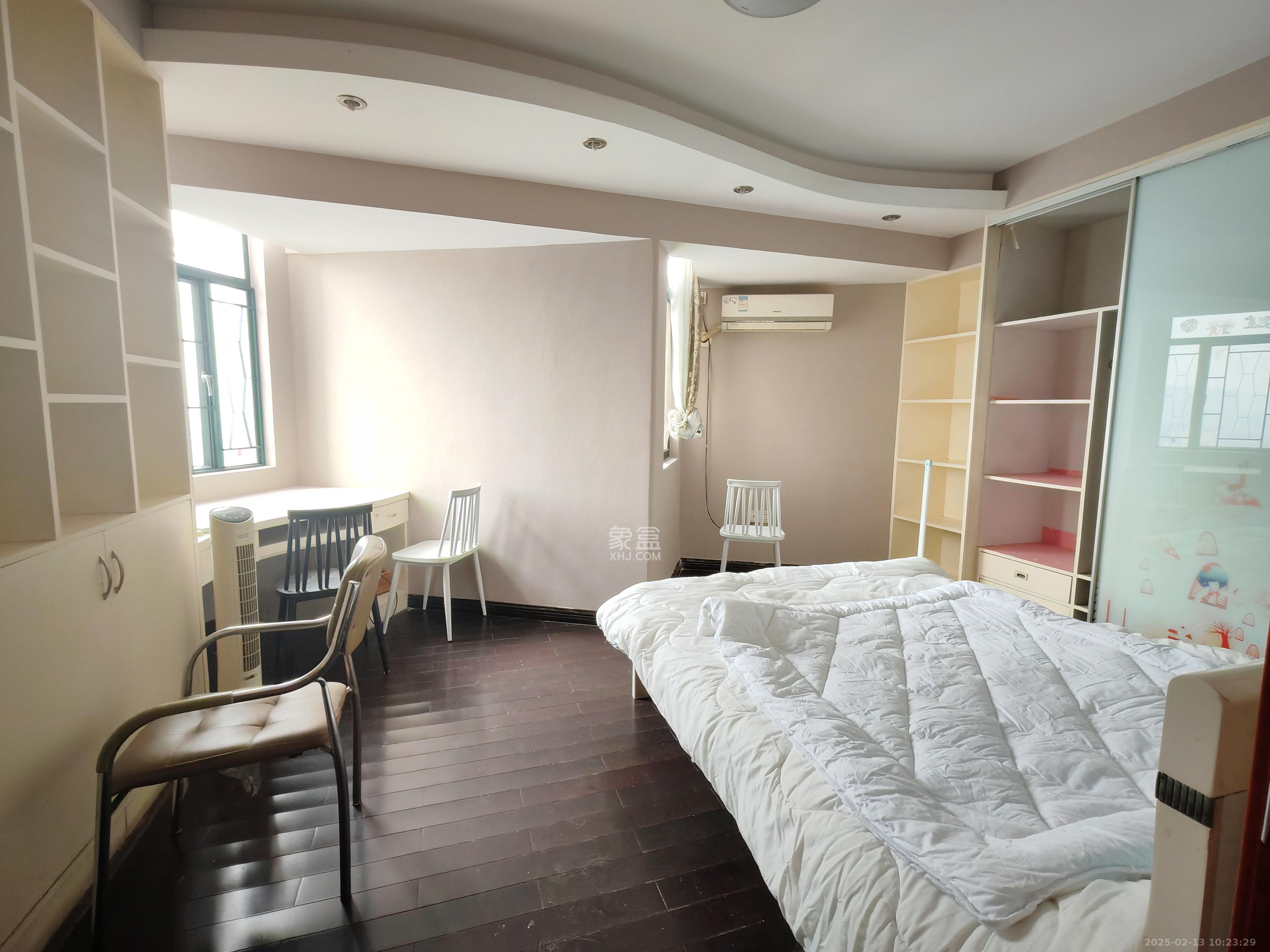 上东印象  3室2厅2卫   2100.00元/月室内图