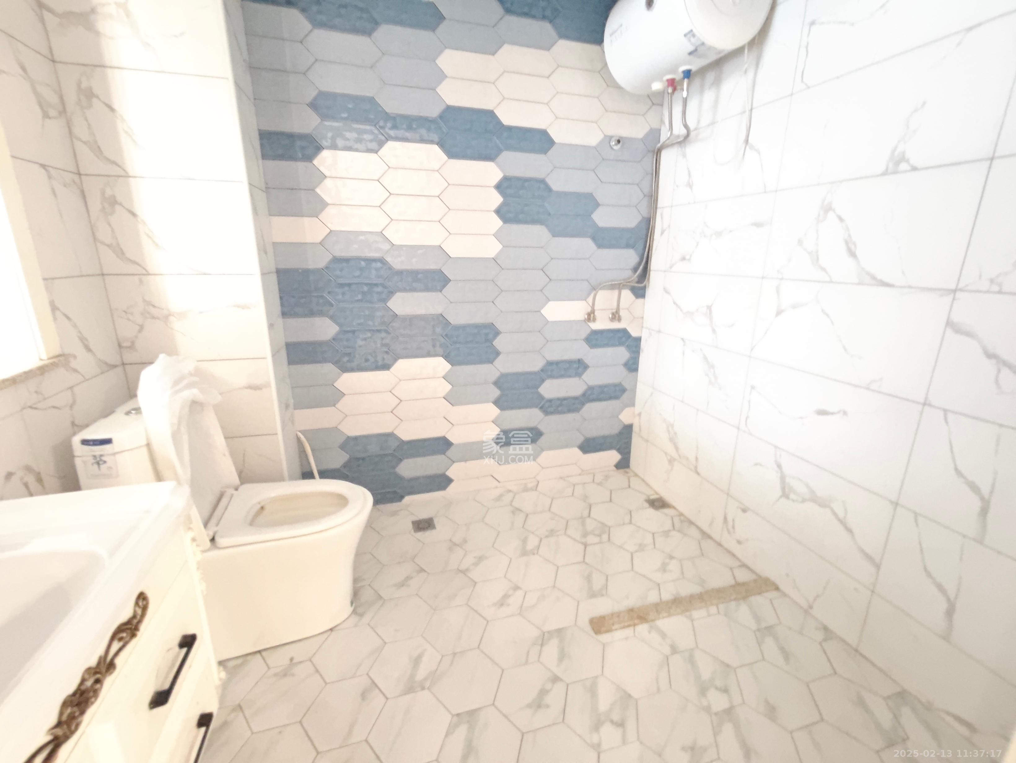 澳海澜庭  4室2厅2卫    3200.0元/月 澳海澜庭  4室2厅2卫    3200.0元/月室内图