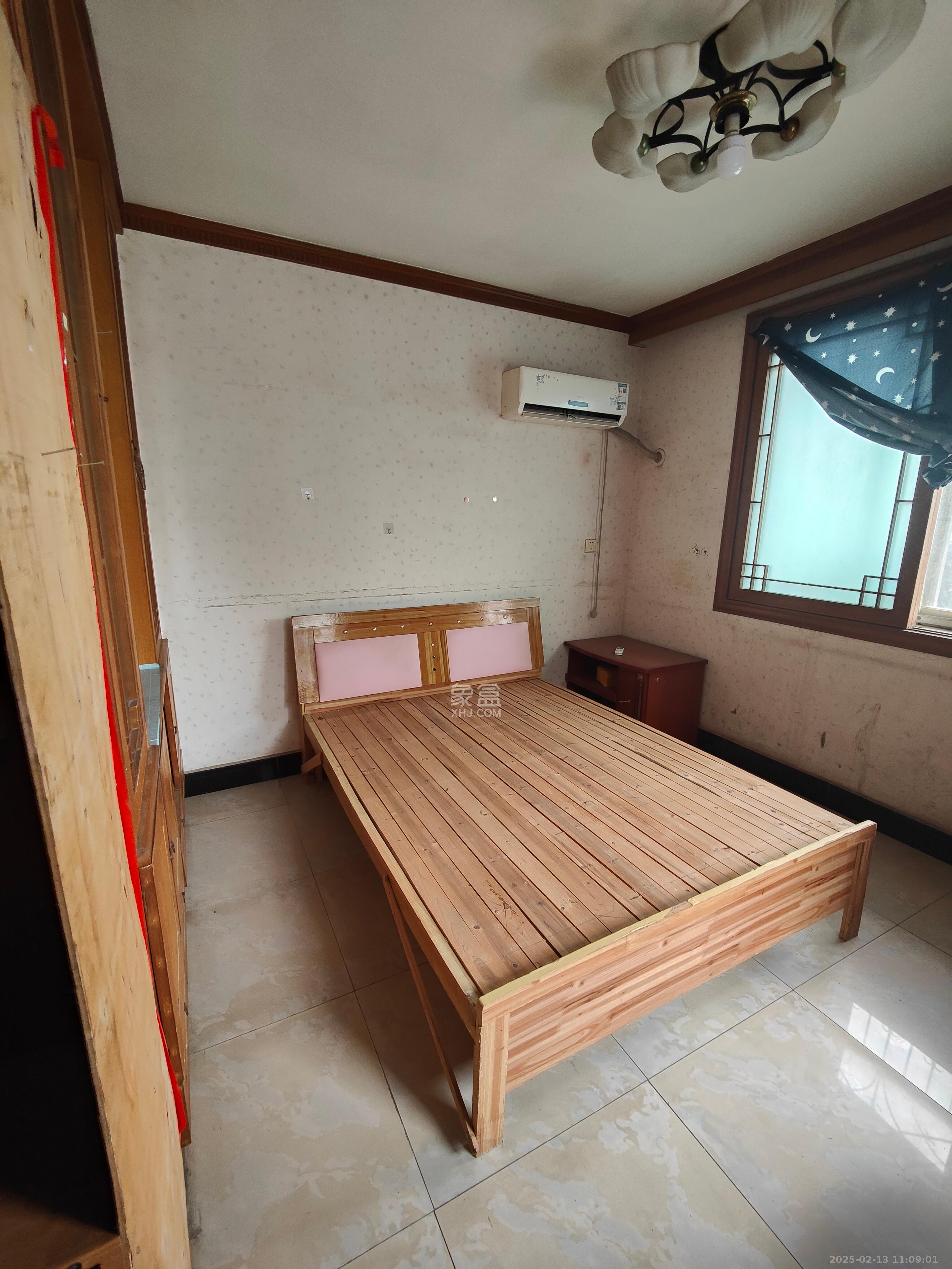 崇文里（崇圣里）散盘  4室1厅1卫   2000.00元/月室内图