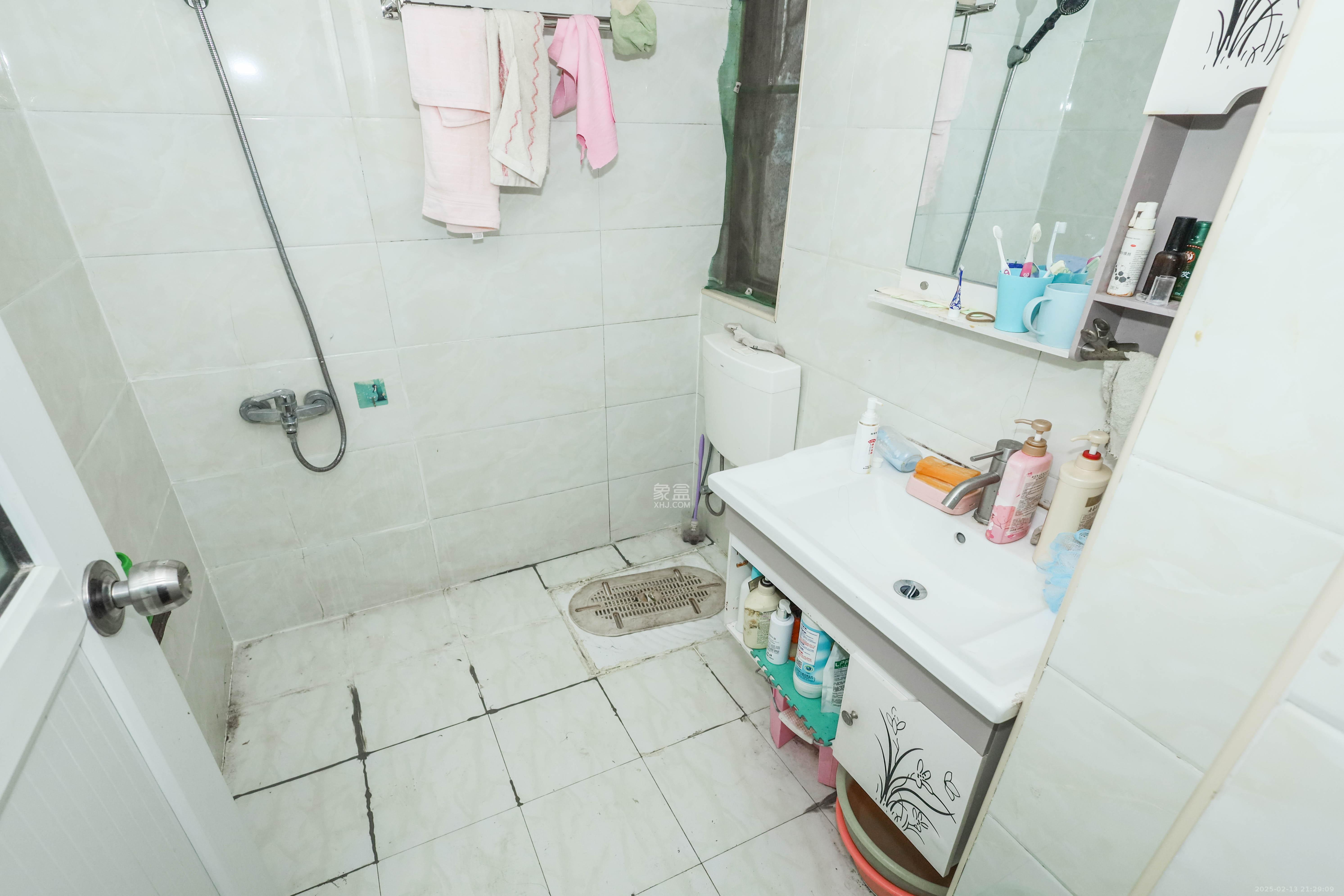 华侨假日中心(晟华苑) 1室2厅1卫 2000.0元/月 华侨假日中心(晟华苑) 1室2厅1卫 2000.0元/月室内图