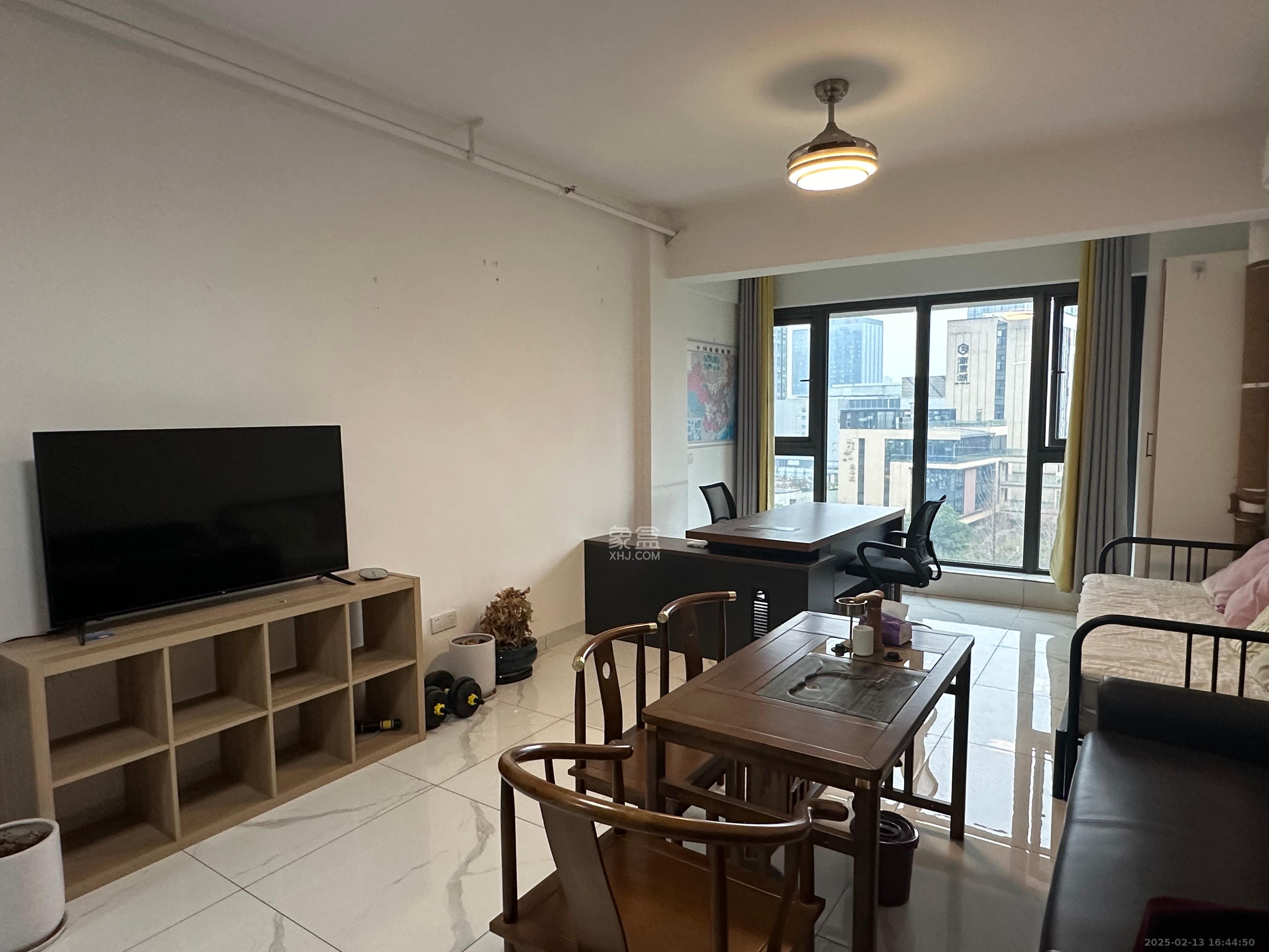 富力十号 1室1厅1卫 2400.0元/月 富力十号 1室1厅1卫 2400.0元/月室内图