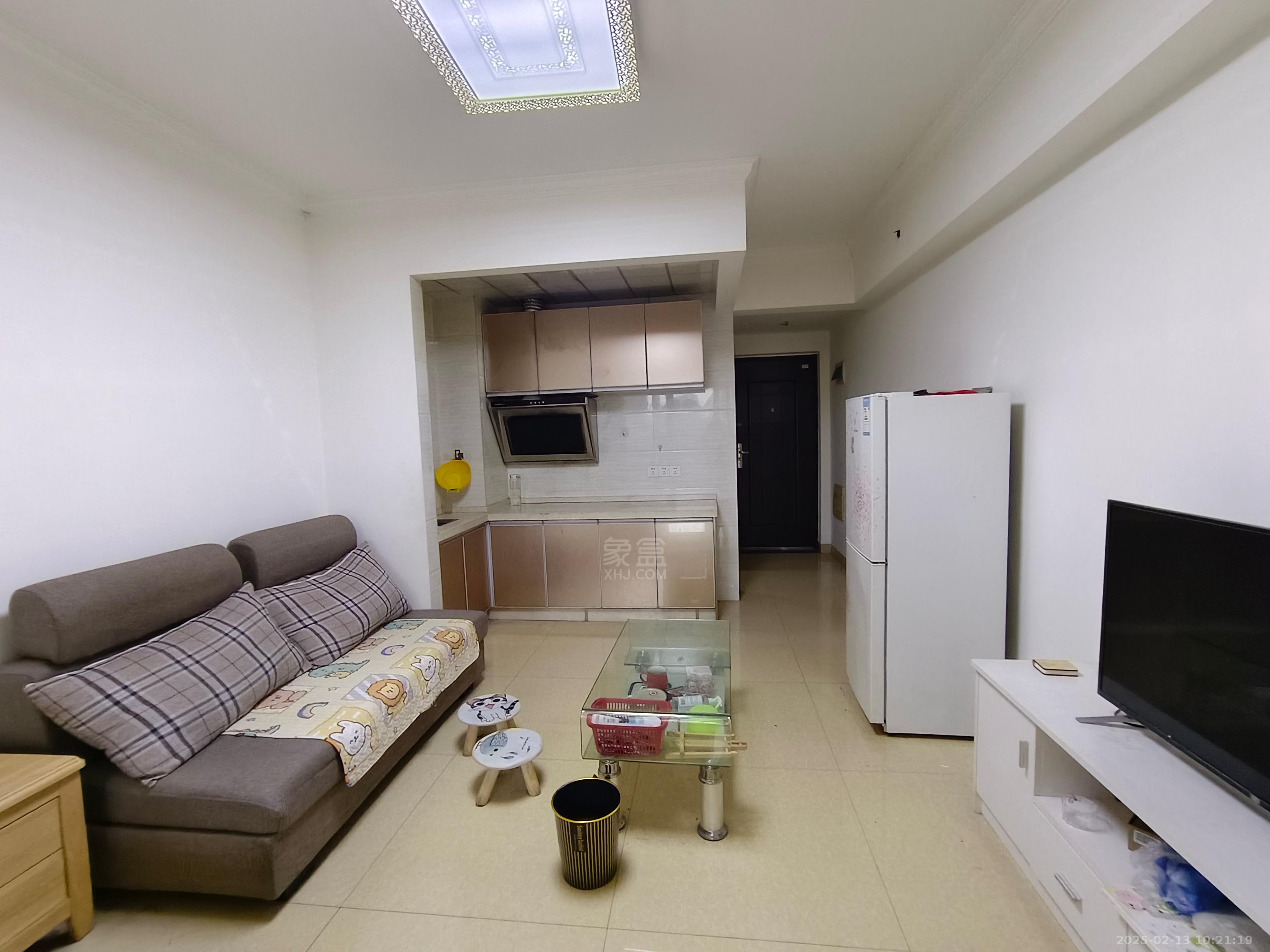 美的城三期  1室1厅1卫   1100.00元/月室内图