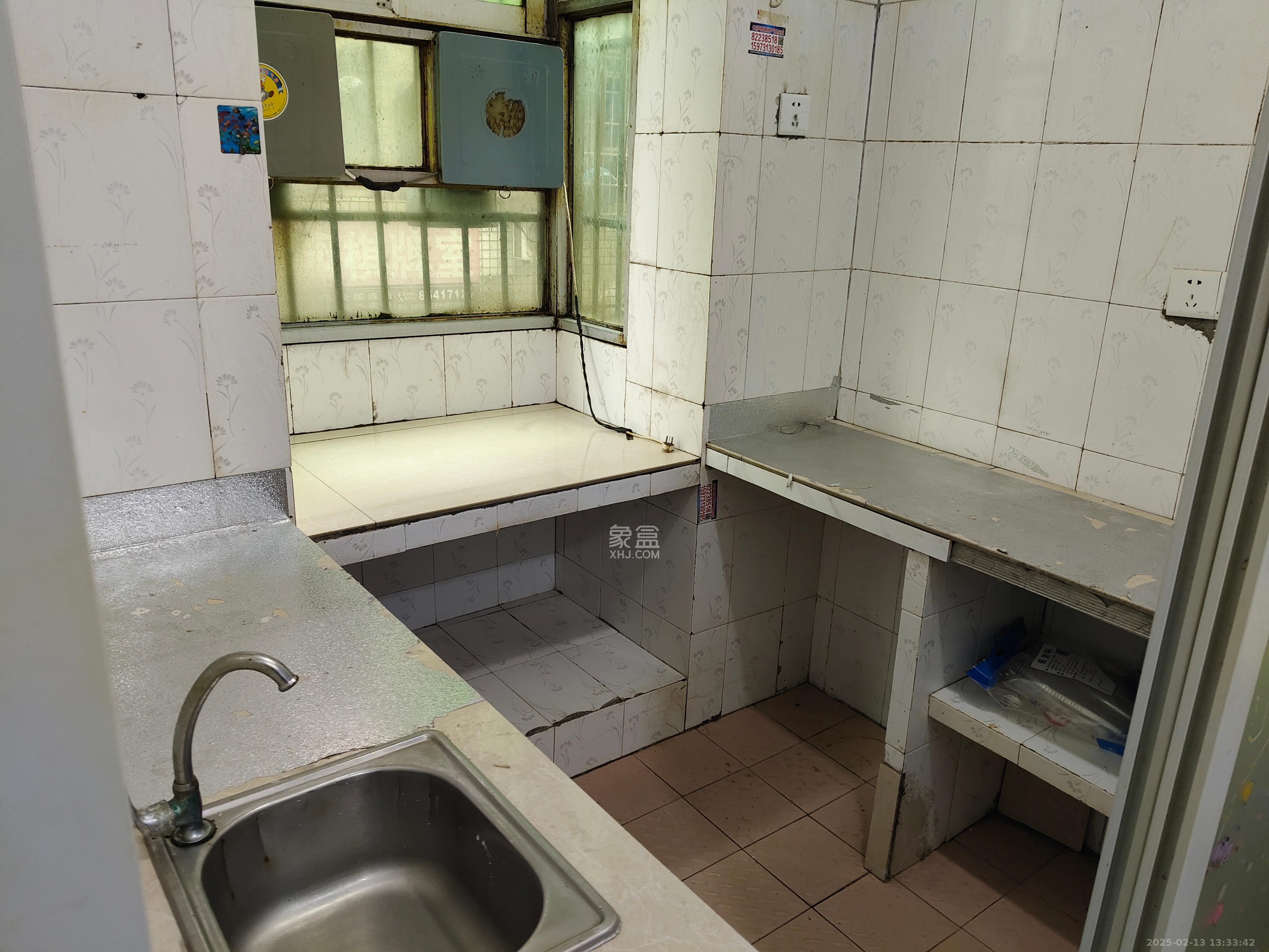 新合四村 1室0厅0卫 1350.0元/月 新合四村 1室0厅0卫 1350.0元/月室内图