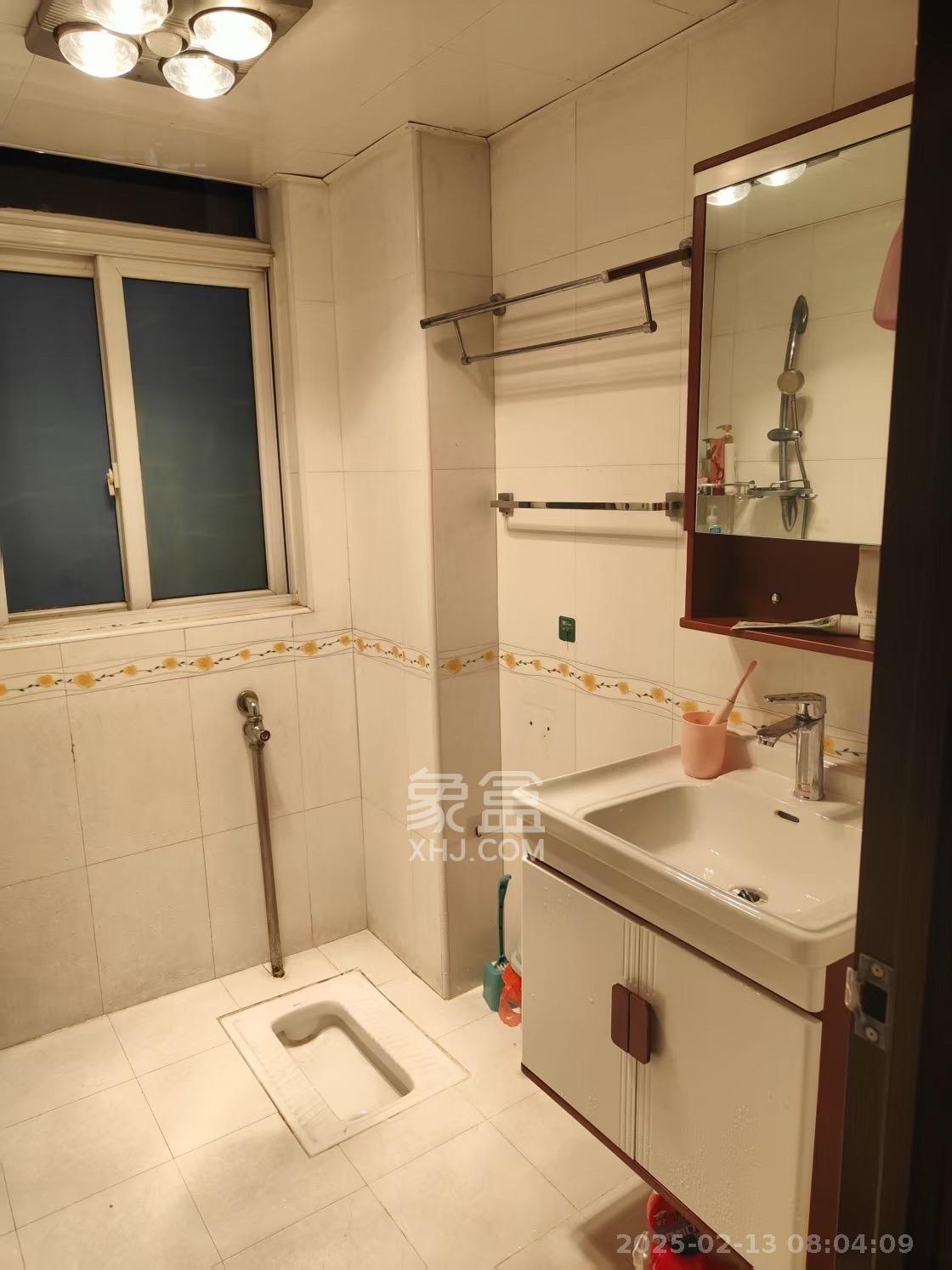 星沙教师公寓 1室2厅2卫 2200.0元/月 星沙教师公寓 1室2厅2卫 2200.0元/月室内图