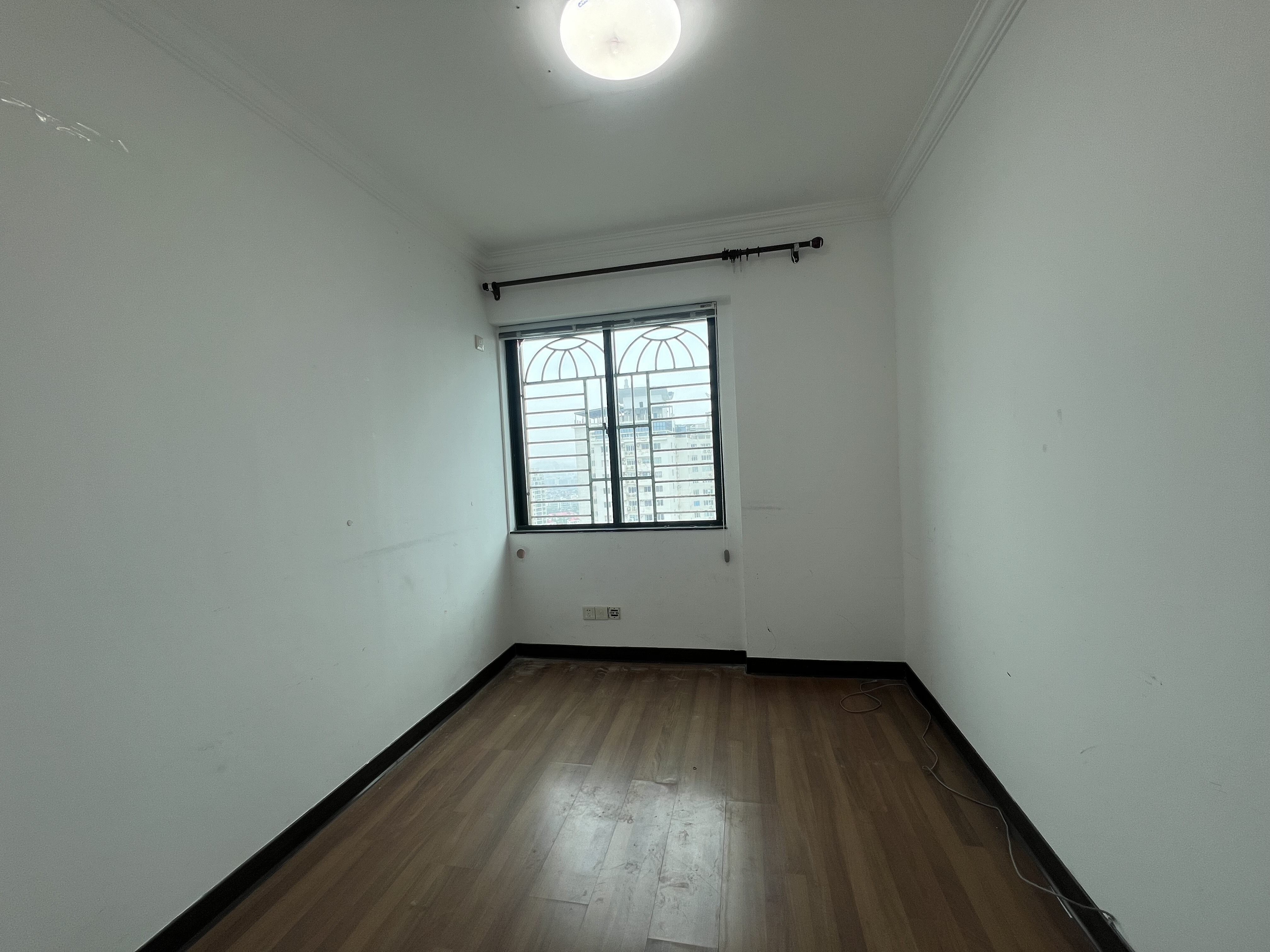 新达商务大厦 7室2厅1卫 5800.0元/月 新达商务大厦 7室2厅1卫 5800.0元/月室内图