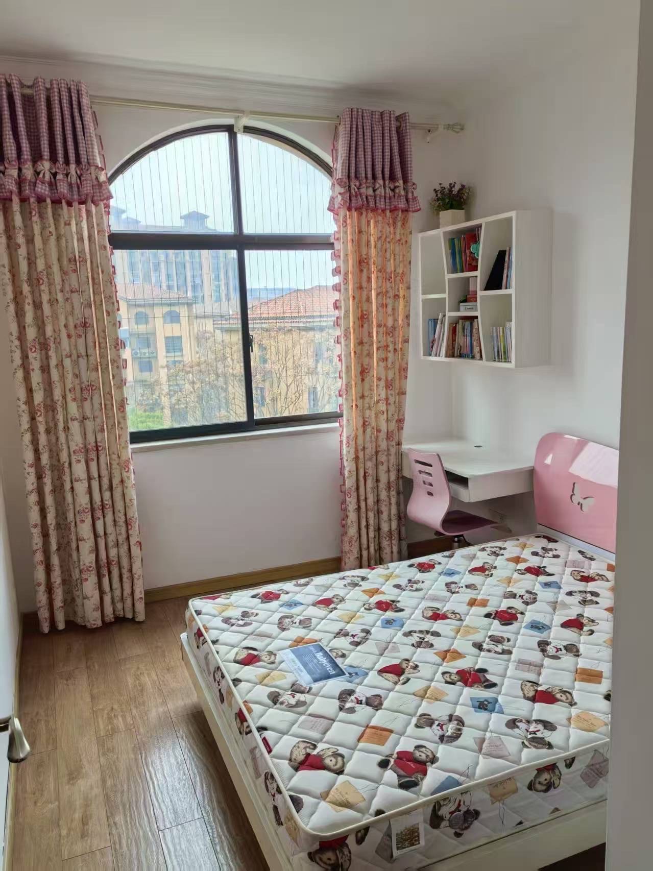 伴山公馆  4室2厅2卫    1500.0元/月 伴山公馆  4室2厅2卫    1500.0元/月室内图