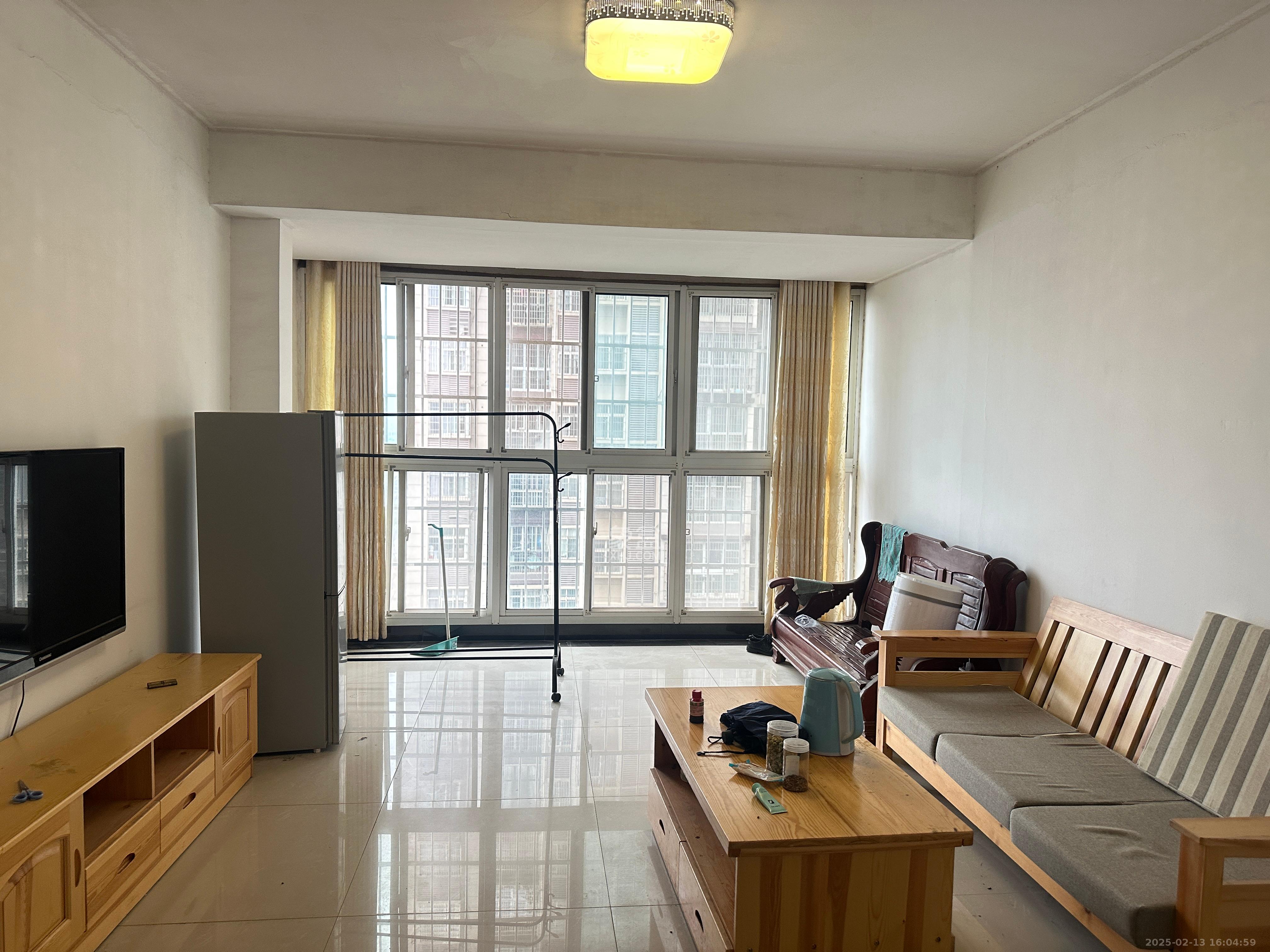 洋湖景园  2室2厅1卫   2250.00元/月室内图1