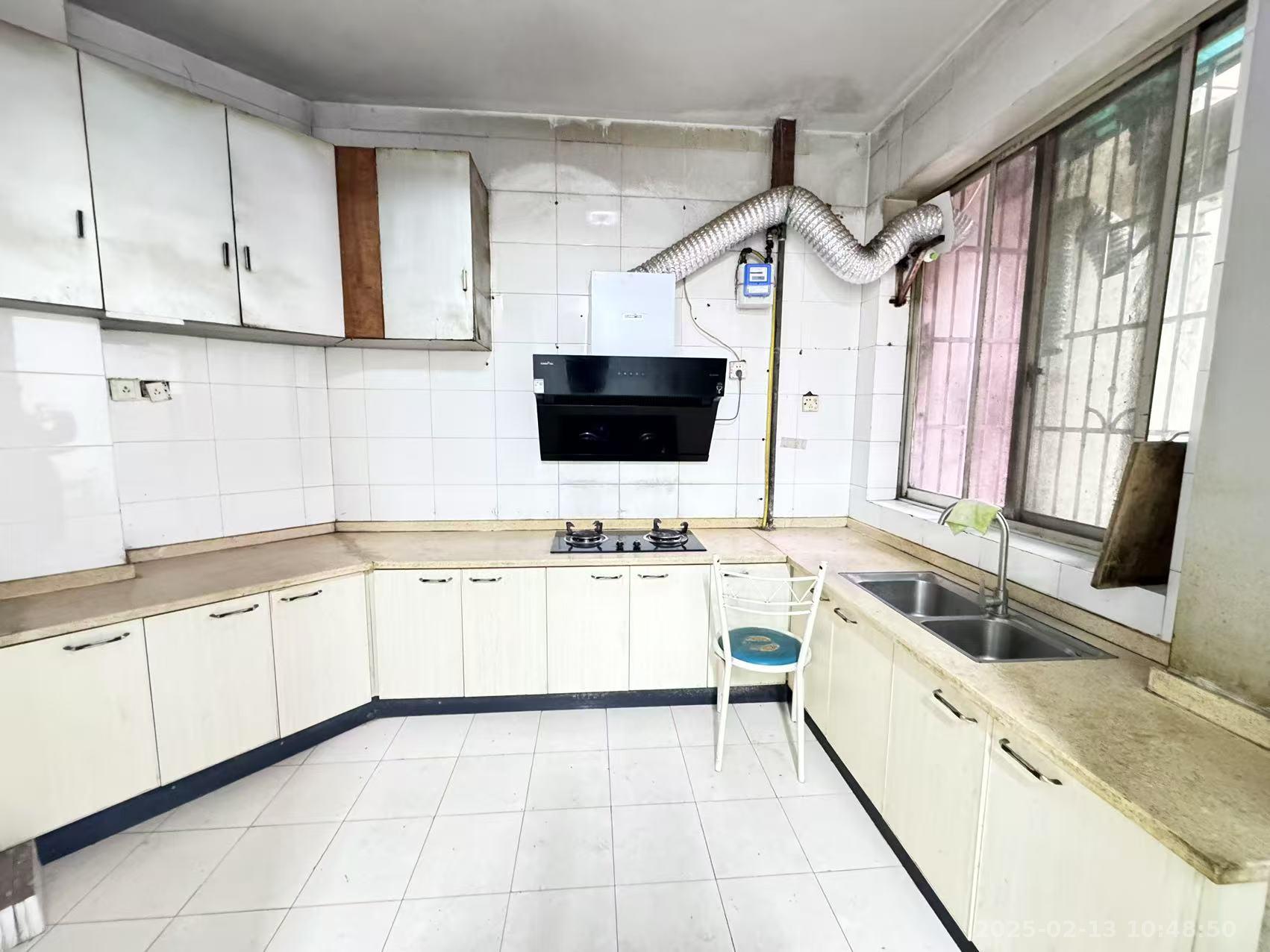 华茂商厦 3室2厅2卫 1800.0元/月 华茂商厦 3室2厅2卫 1800.0元/月室内图