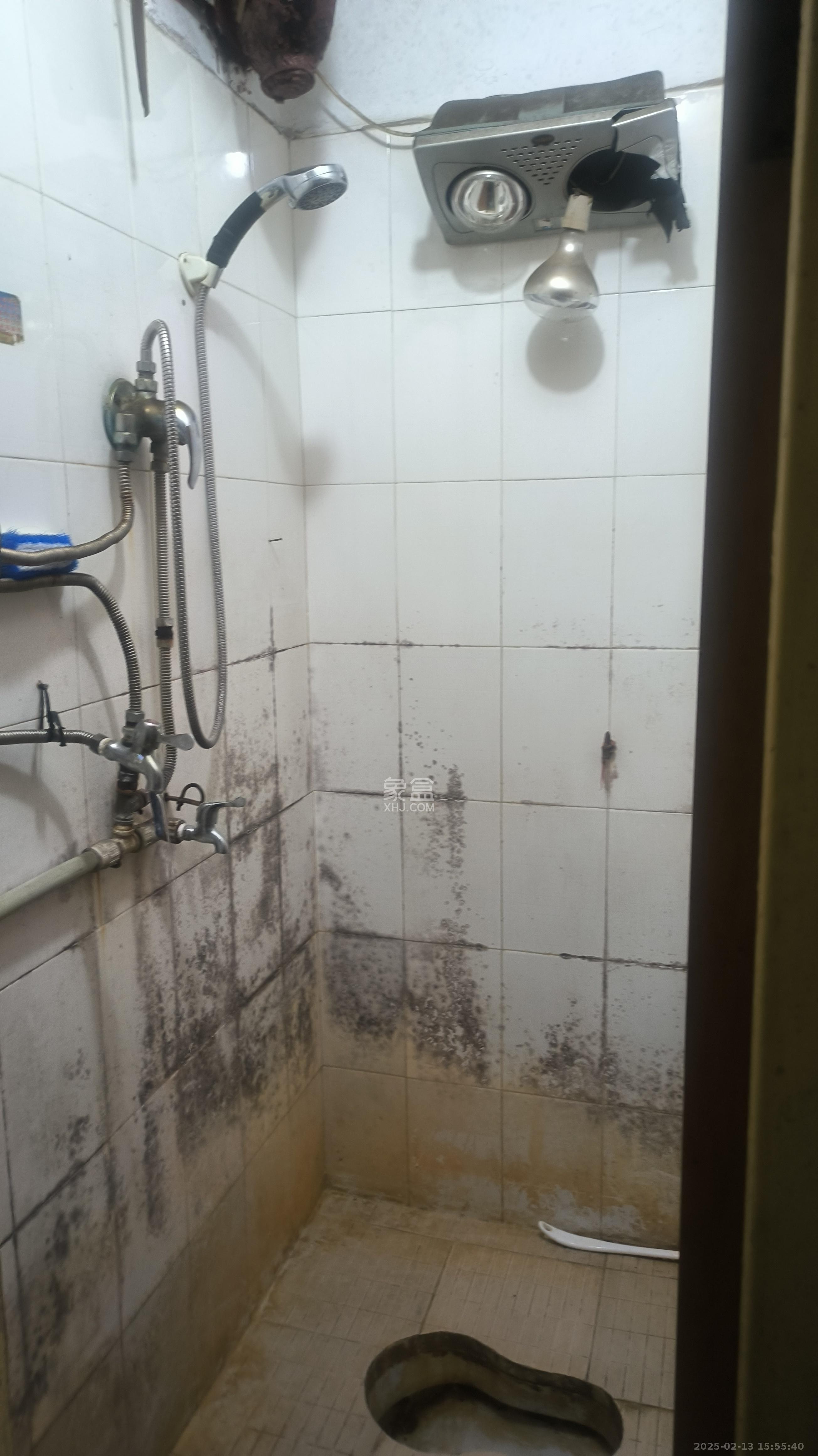 化油器厂宿舍 1室1厅1卫 1100.0元/月 化油器厂宿舍 1室1厅1卫 1100.0元/月室内图