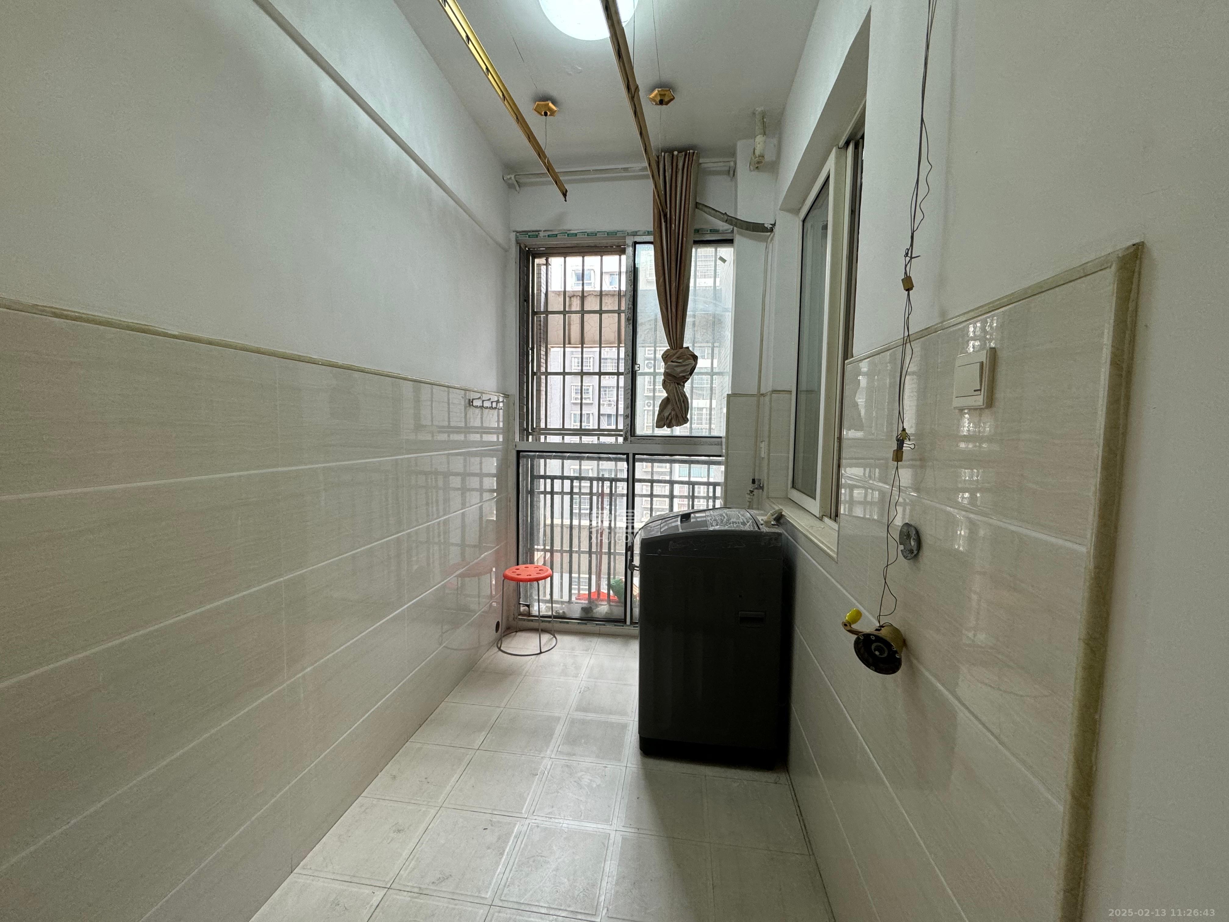 景上鑫苑  4室2厅2卫   1800.00元/月室内图