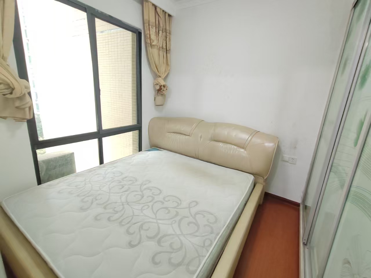 水映豪廷(一,二,三期) 1室0厅0卫 1300.0元/月 水映豪廷(一,二,三期) 1室0厅0卫 1300.0元/月室内图