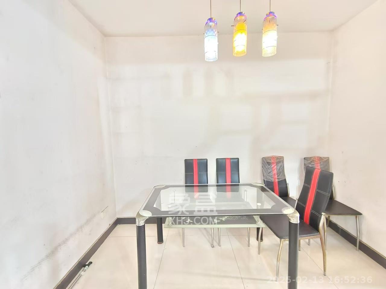 湘许嘉园 3室2厅2卫 2500.0元/月 湘许嘉园 3室2厅2卫 2500.0元/月室内图