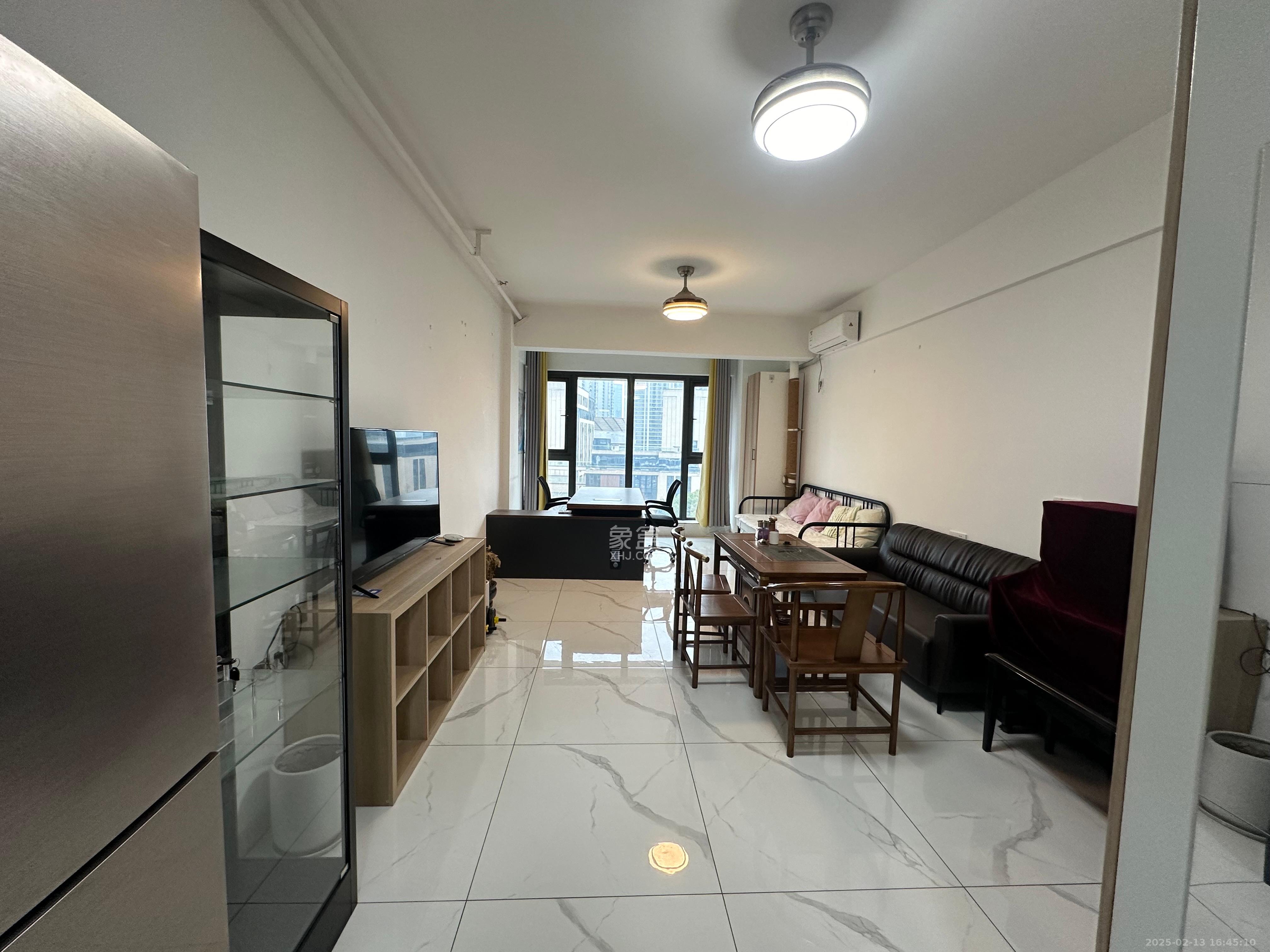 富力十号 1室1厅1卫 2400.0元/月 富力十号 1室1厅1卫 2400.0元/月室内图