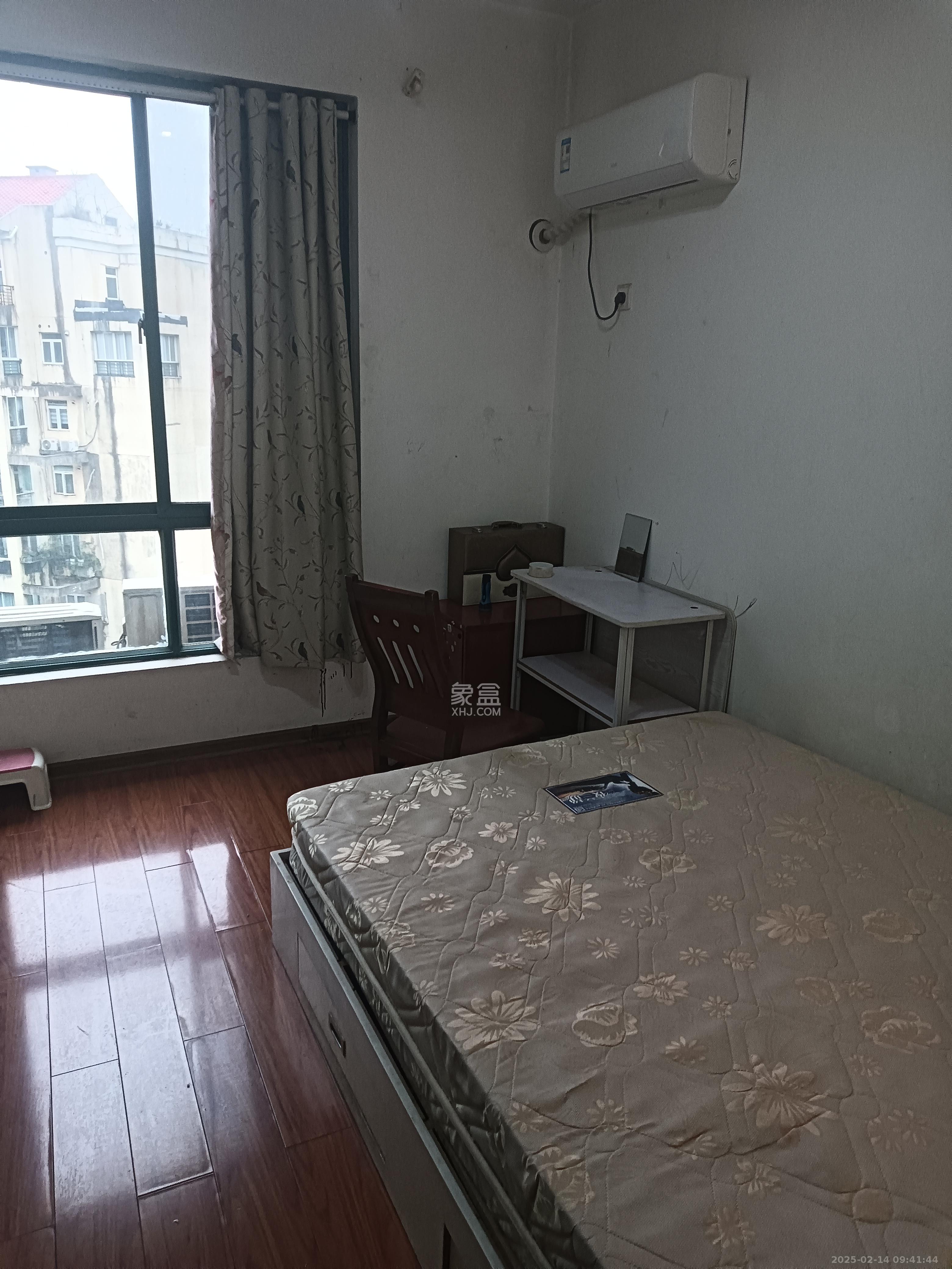 圣爵菲斯 3室2厅2卫 2200.0元/月 圣爵菲斯 3室2厅2卫 2200.0元/月室内图