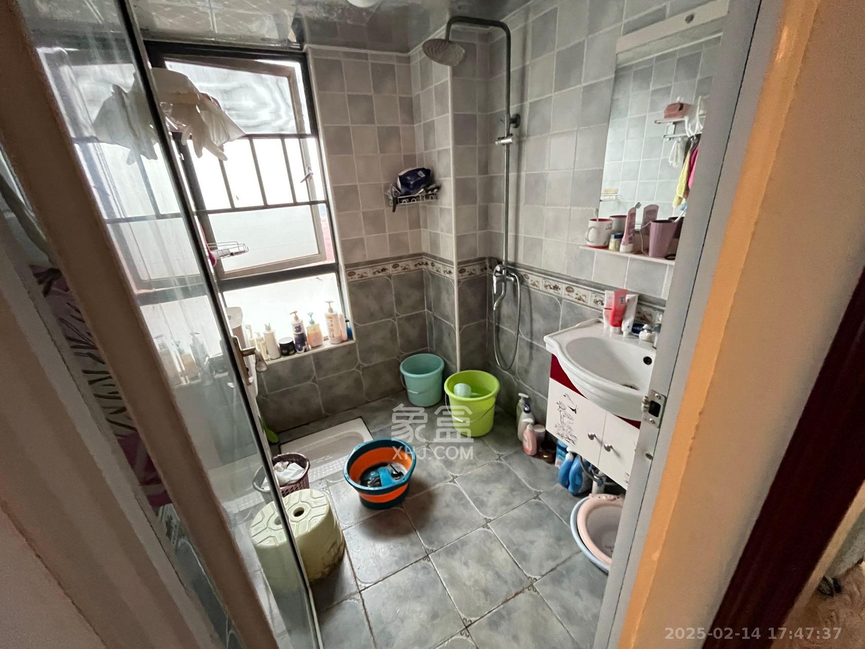 五矿紫湖香醍 2室2厅1卫 1700.0元/月 五矿紫湖香醍 2室2厅1卫 1700.0元/月室内图