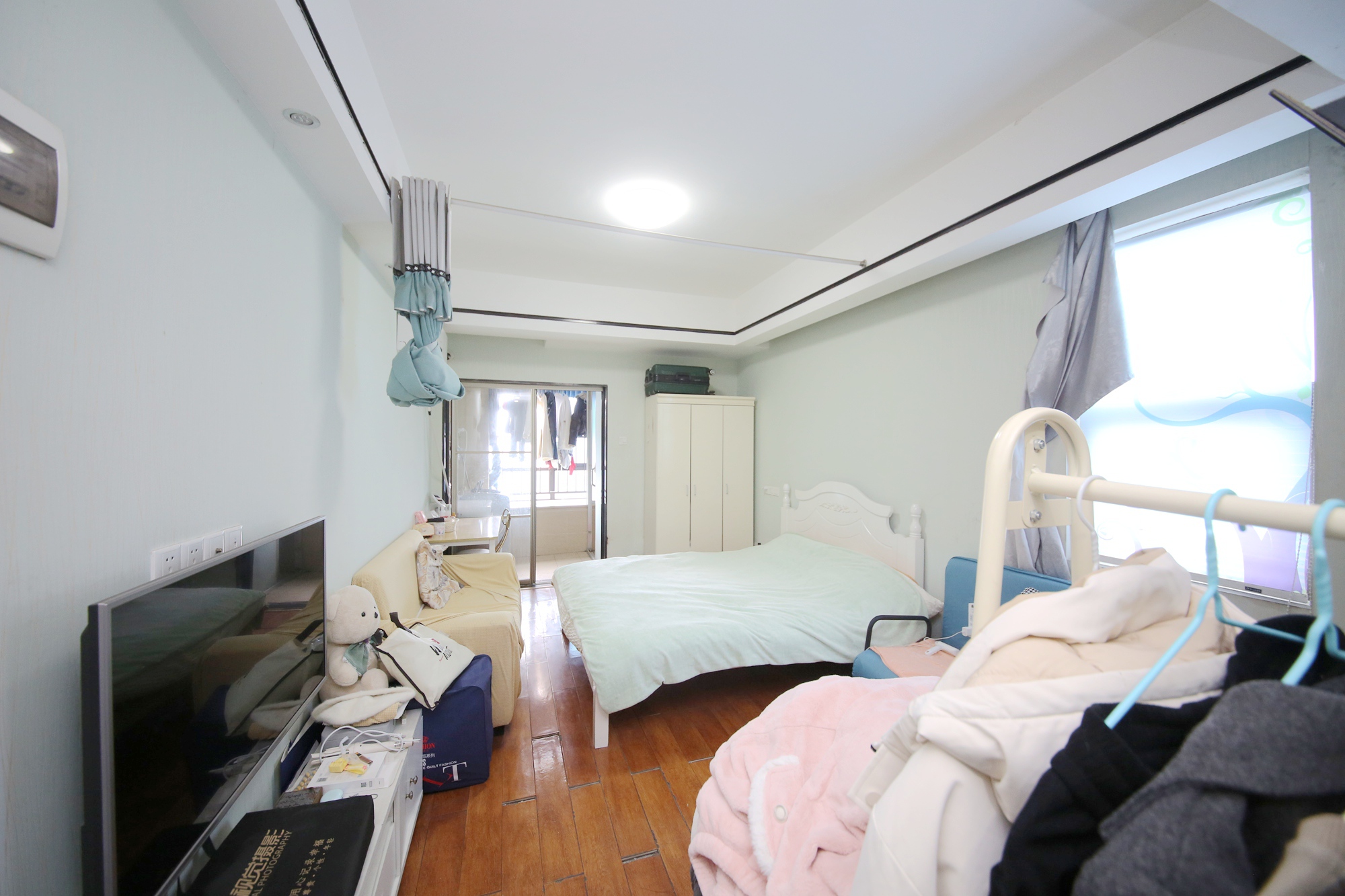 长盛上东区  1室1厅1卫   30.00万客厅