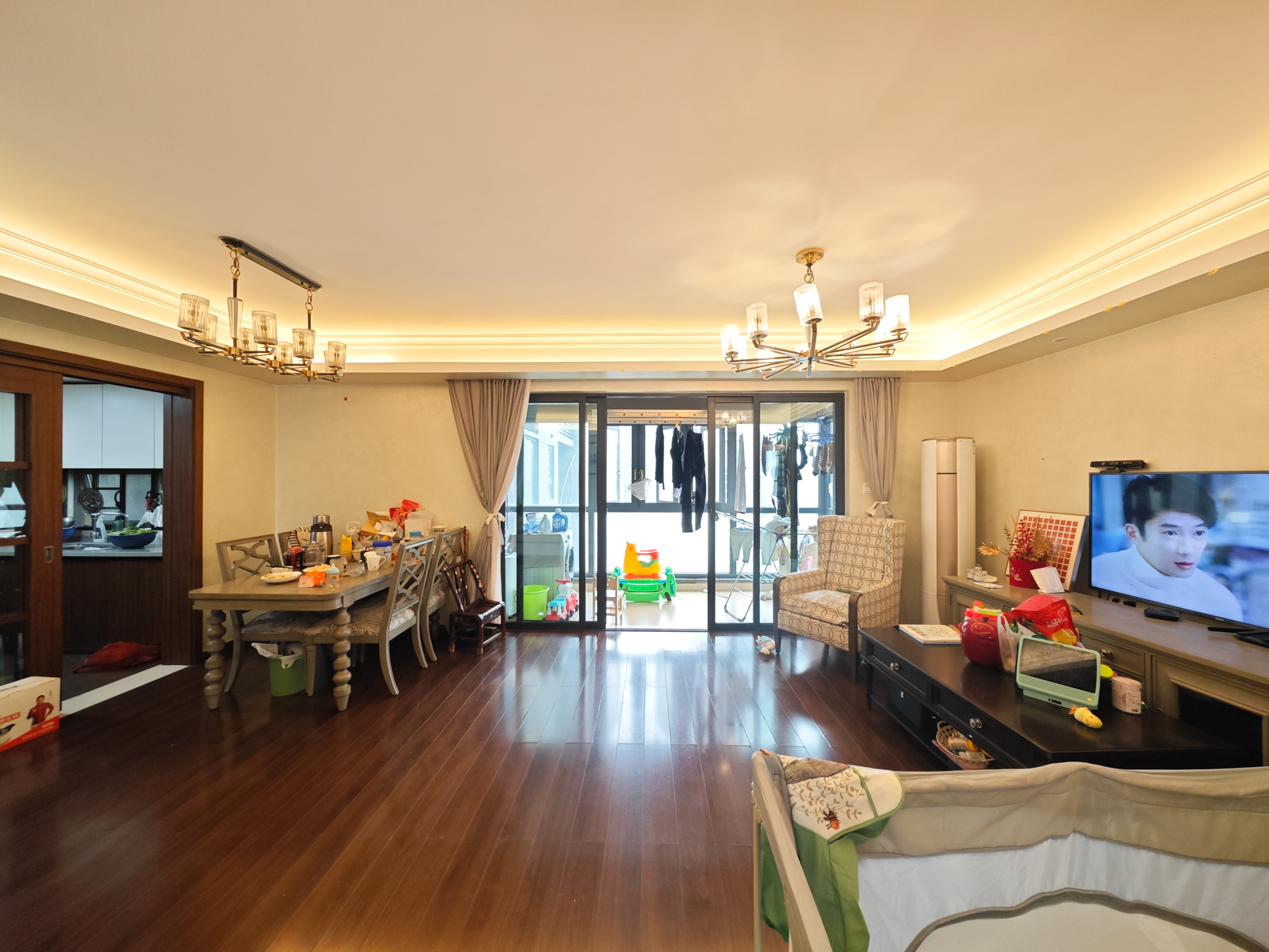 万科魅力之城 4室2厅2卫 132.0万 万科魅力之城 4室2厅2卫 132.0万客厅