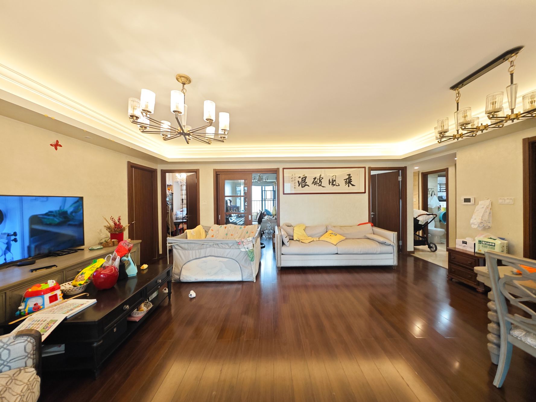 万科魅力之城 4室2厅2卫 132.0万 万科魅力之城 4室2厅2卫 132.0万客厅