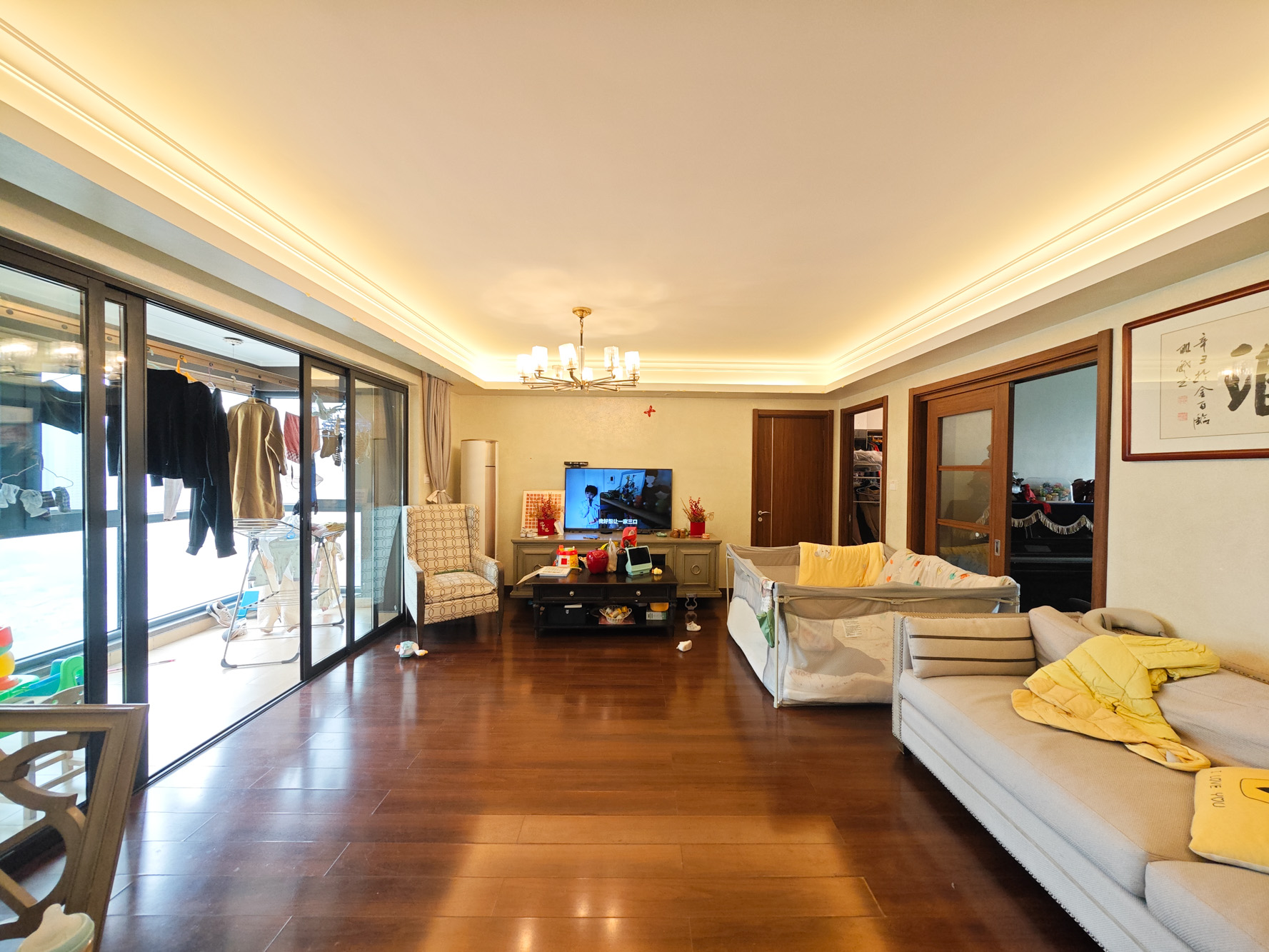 万科魅力之城 4室2厅2卫 132.0万 万科魅力之城 4室2厅2卫 132.0万客厅