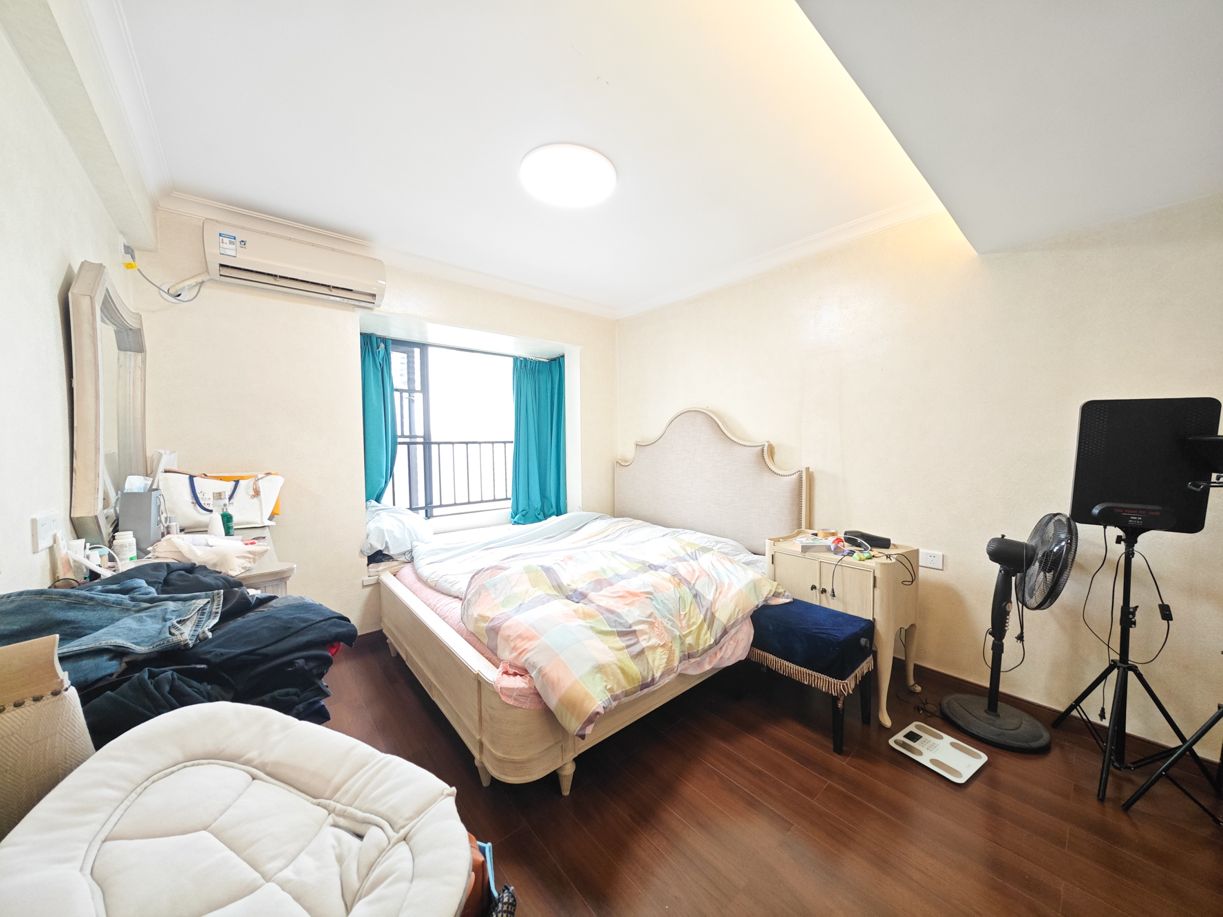 万科魅力之城 4室2厅2卫 132.0万 万科魅力之城 4室2厅2卫 132.0万卧室