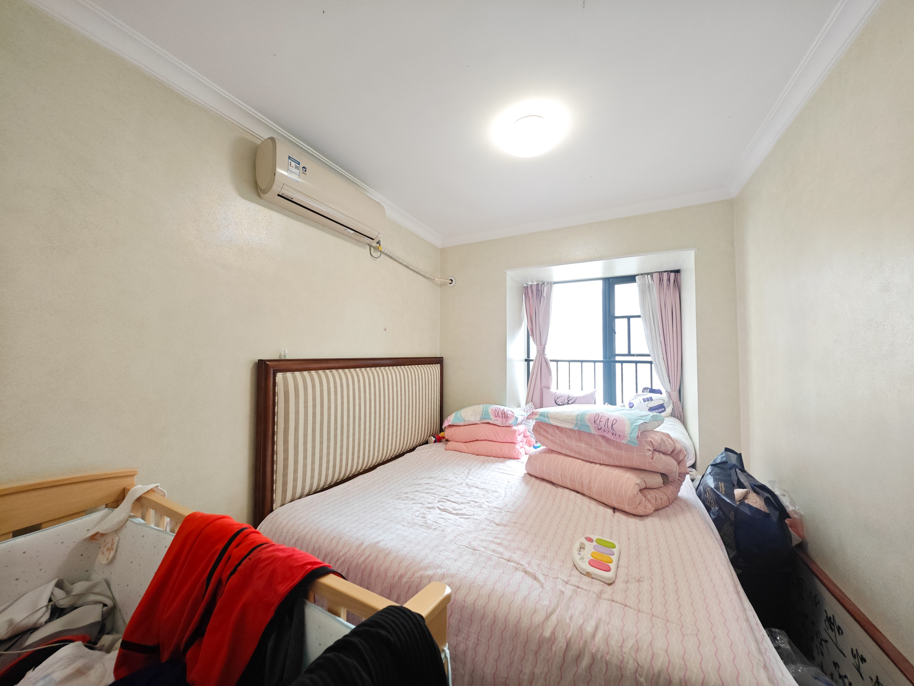 万科魅力之城 4室2厅2卫 132.0万 万科魅力之城 4室2厅2卫 132.0万卧室