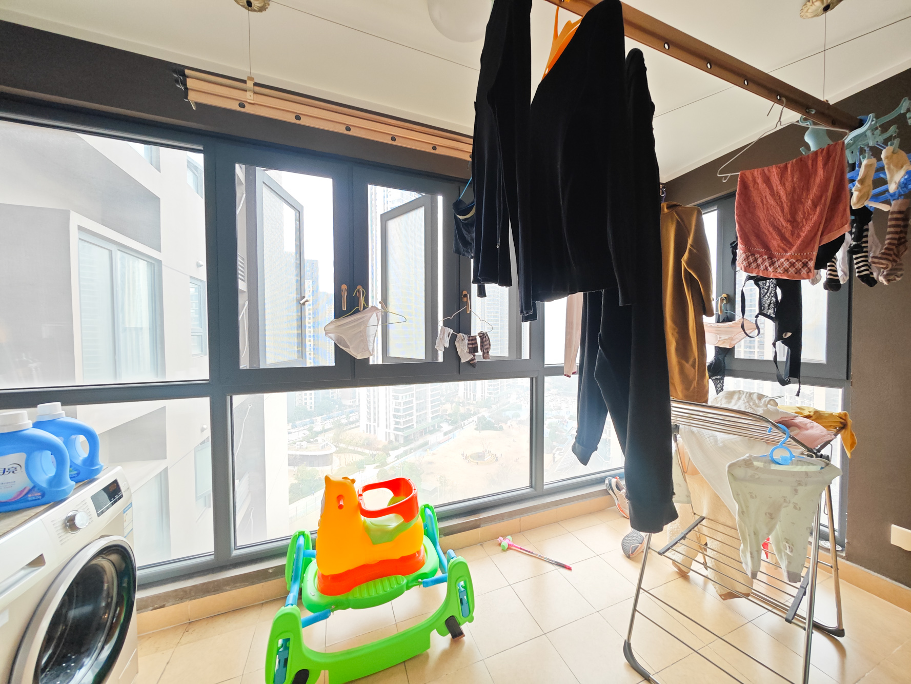 万科魅力之城 4室2厅2卫 132.0万 万科魅力之城 4室2厅2卫 132.0万阳台