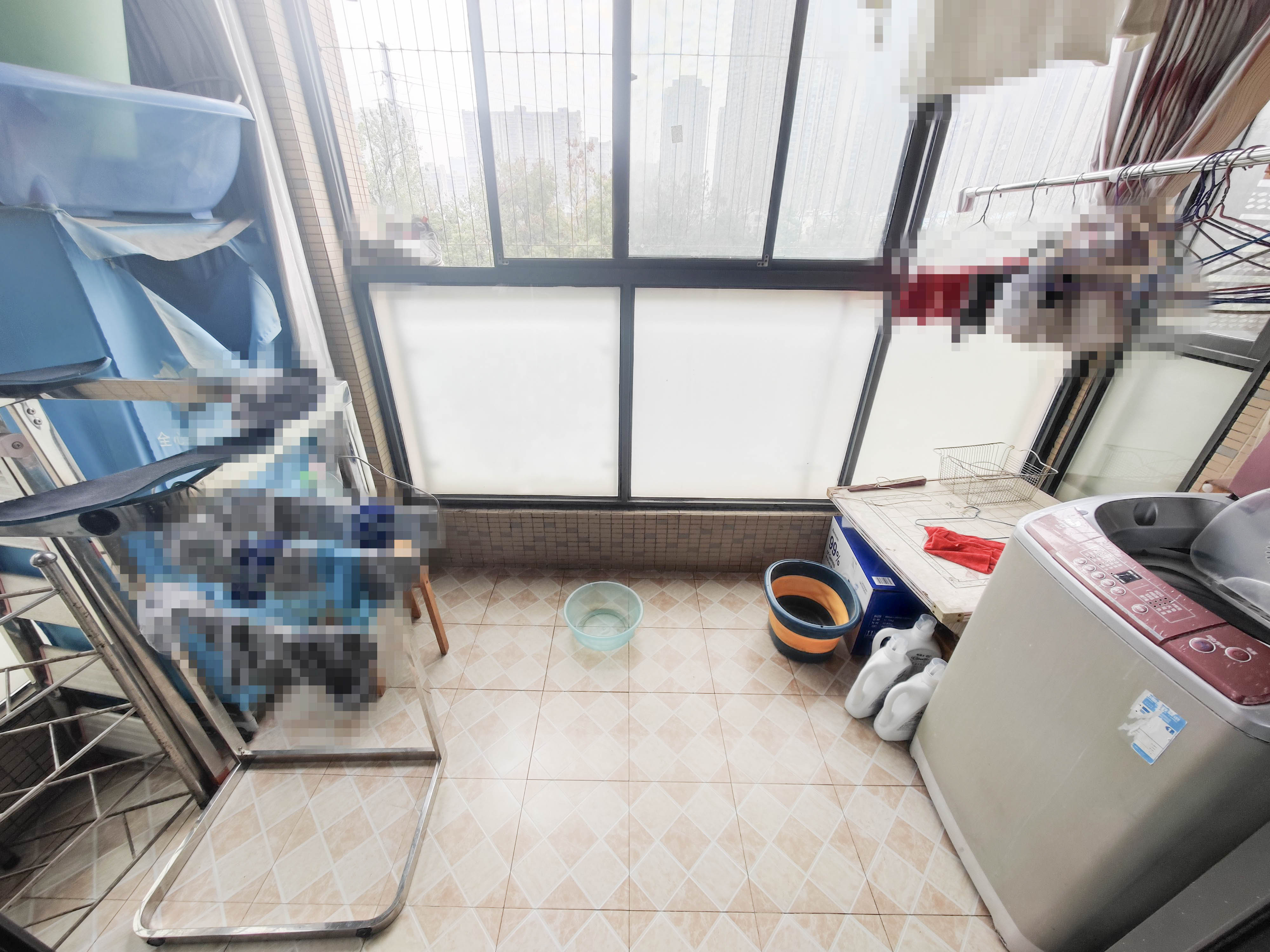 新华都万家城  2室2厅1卫   75.00万阳台