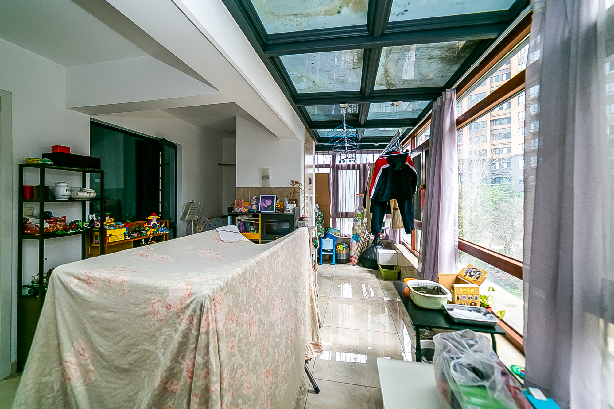 荣悦台  3室2厅2卫   180.00万阳台