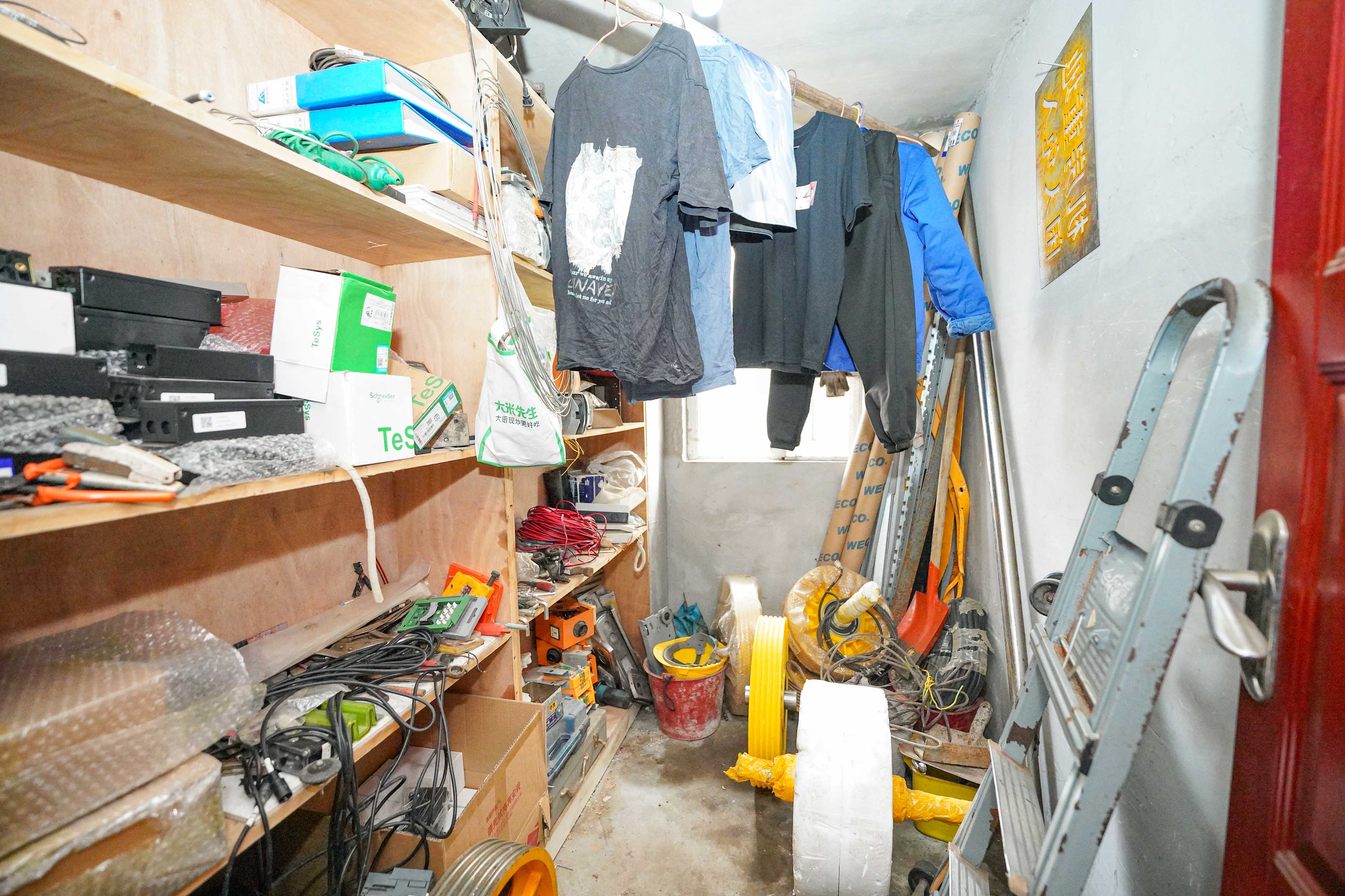 丽发新城  3室2厅1卫   48.00万卧室