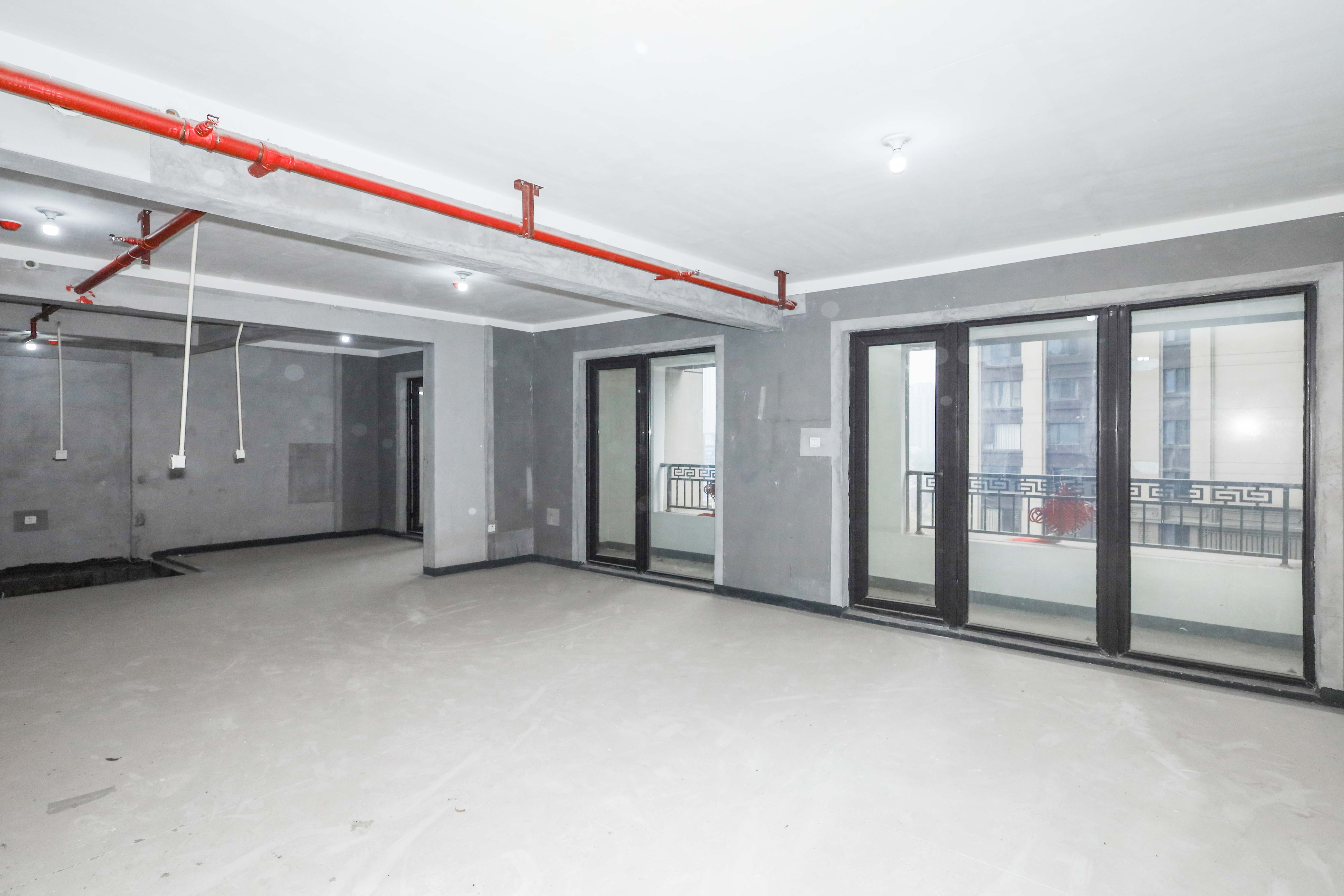 建发央著  4室2厅2卫   167.00万
