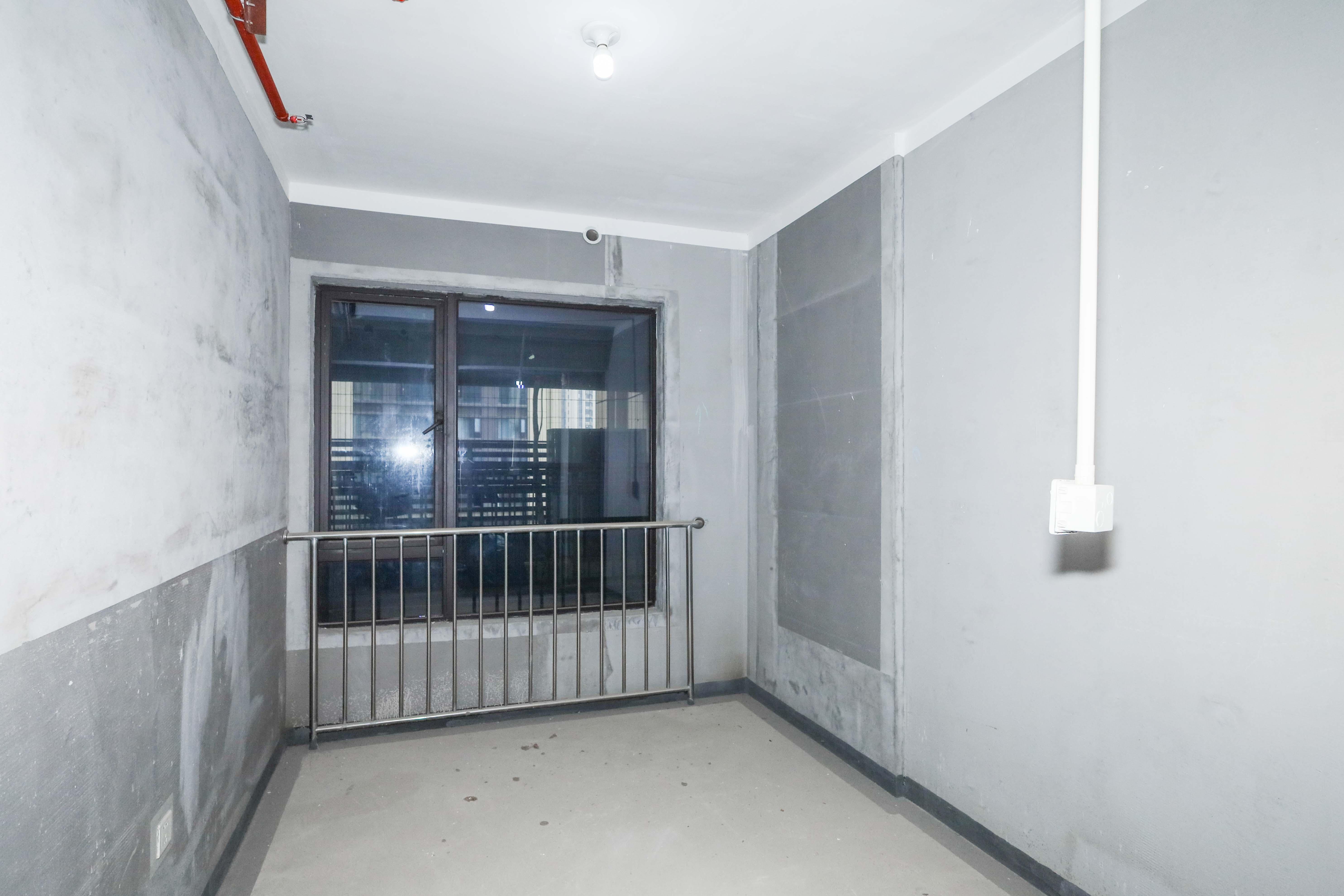 建发央著  4室2厅2卫   167.00万卧室